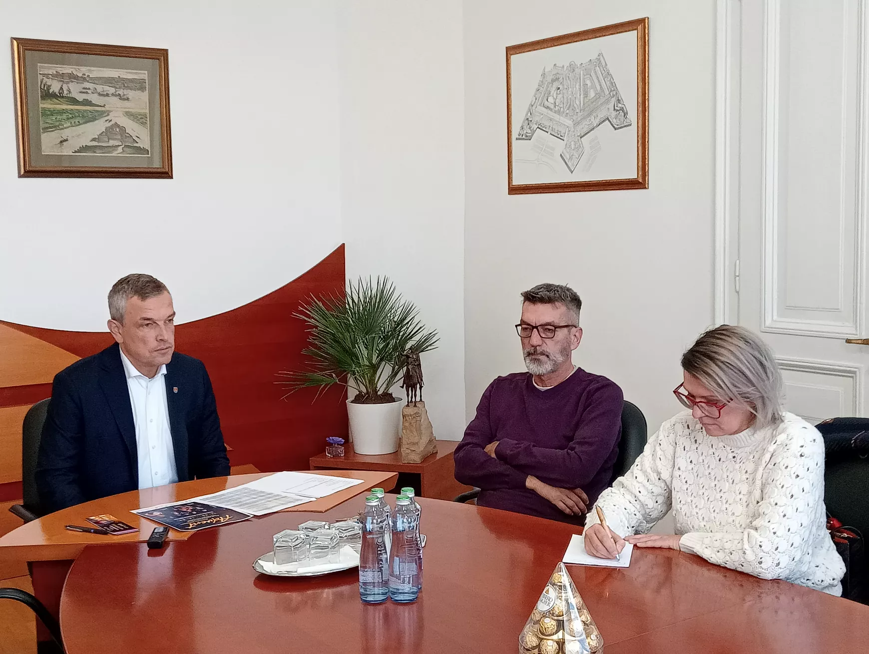 Közös ünnepvárásra fel, Komárom lakosai és látogatói! - KÉPEKKEL  