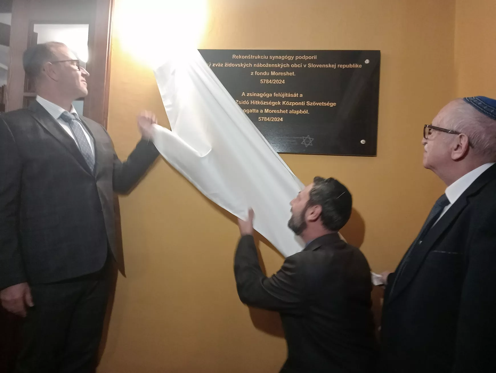 Lelki megújulással párosul a komáromi zsinagóga felújítása - KÉPEKKEL  