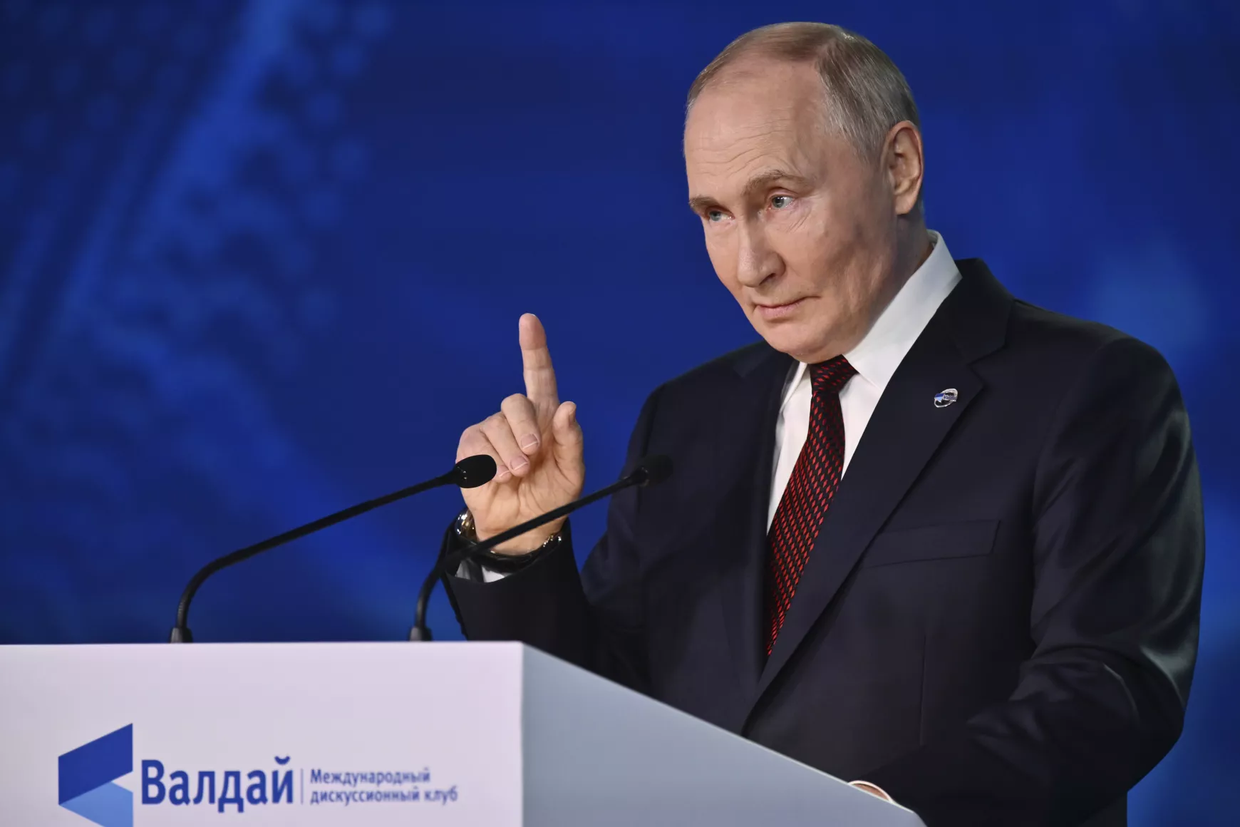 Vlagyimir Putyin, orosz elnök a Valdaj nemzetközi vitaklub ülésén Szocsiban 2024 november 7.-én.
