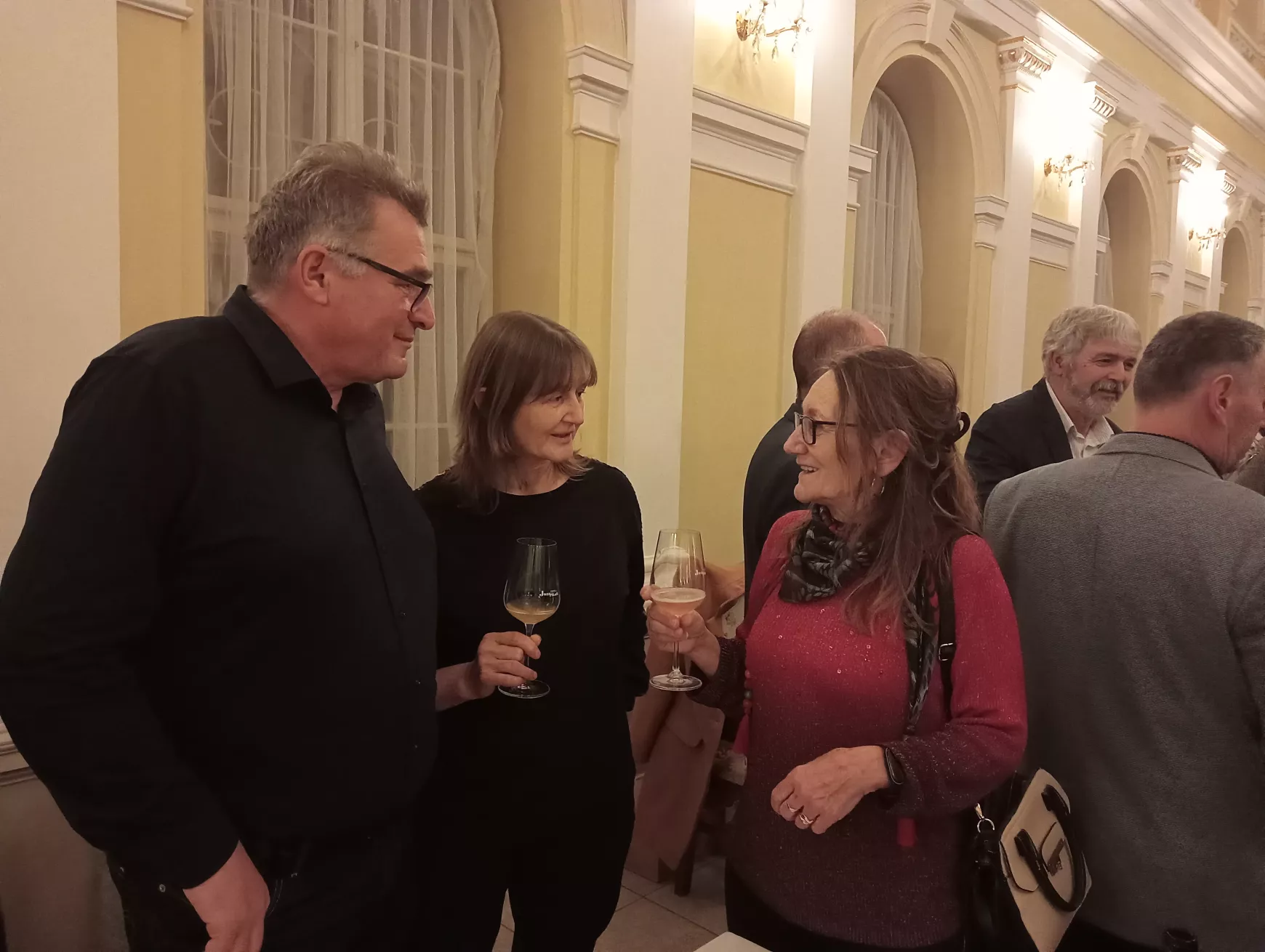 III. Komáromi Borünnep: gondűző kóstolgatás és csevej, pazar helyszínen - KÉPEKKEL
