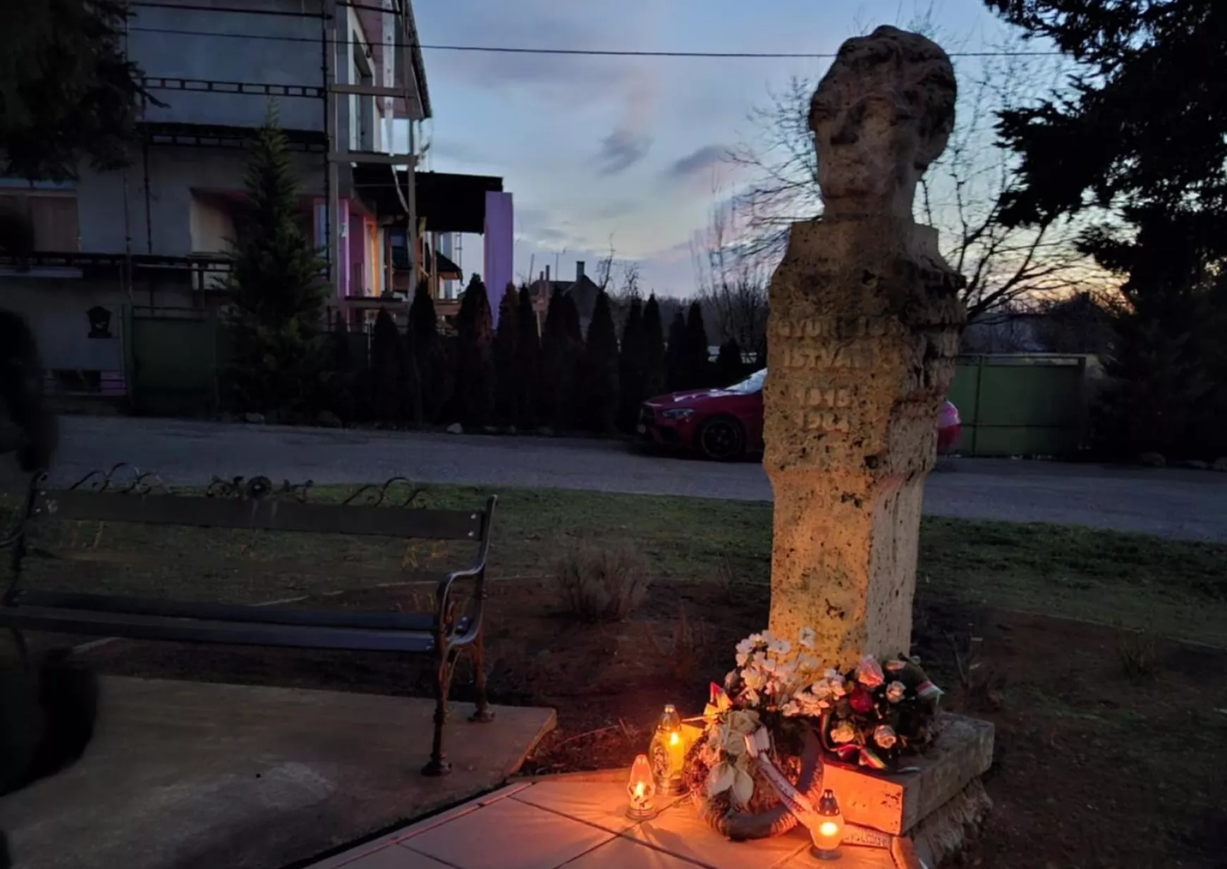 Gyurcsó István mellszobra