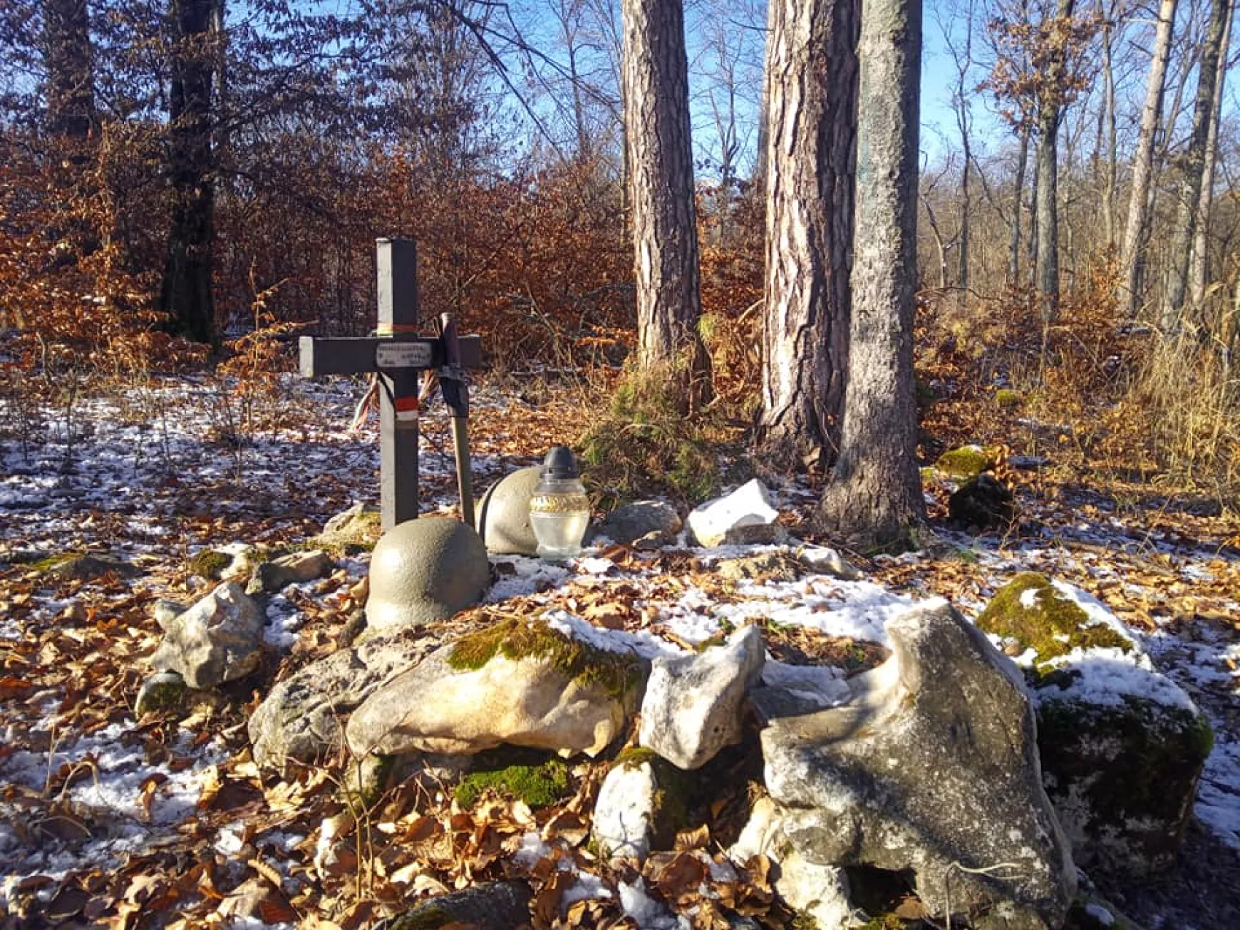 Szilicei-fennsík, hadisírok, elesett honvédek, emléktúra
