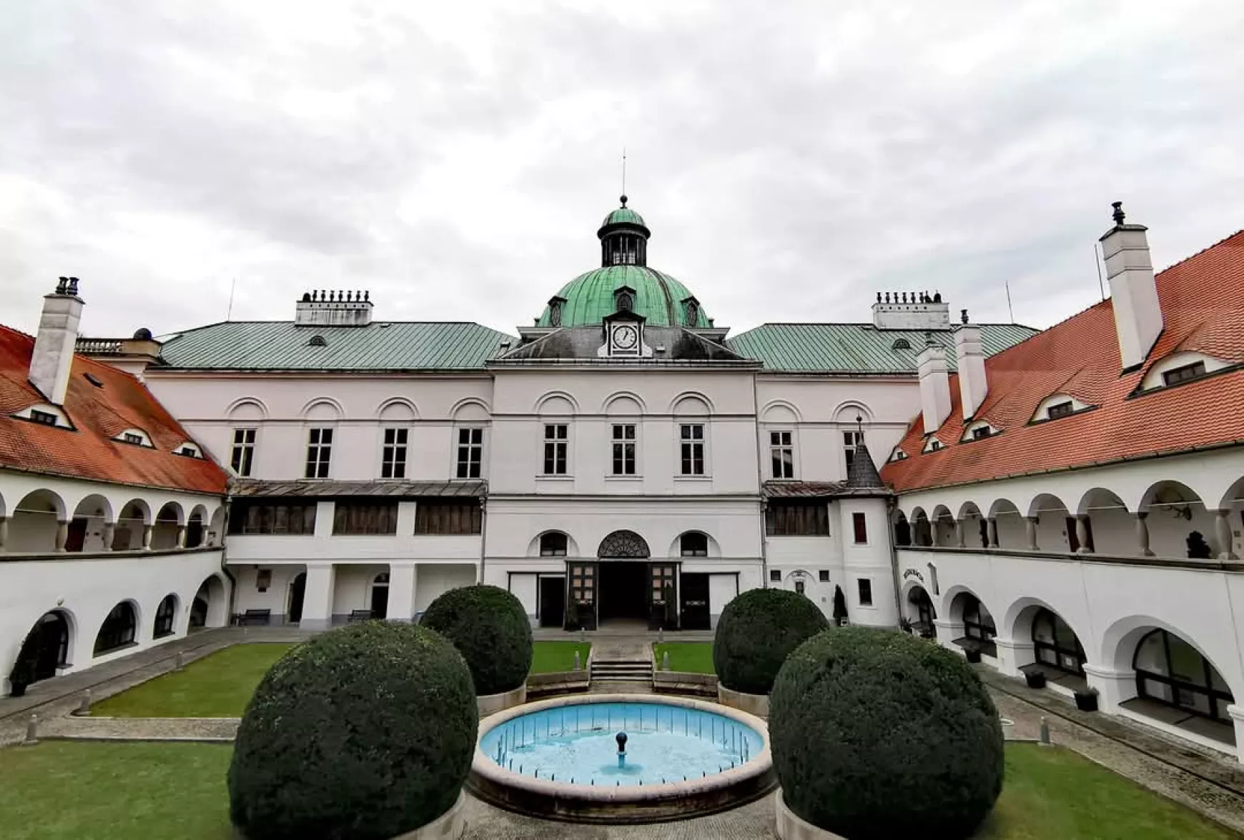 A kastély belső udvara