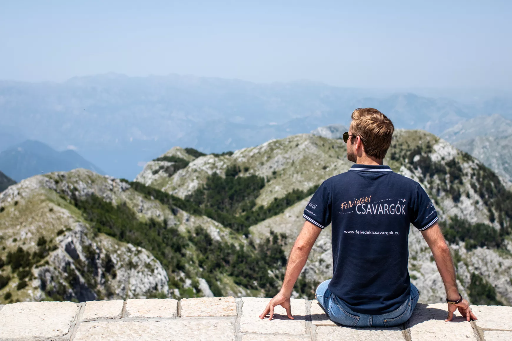 Egy csavargó a montenegrói Lovčen Nemzeti Park területén