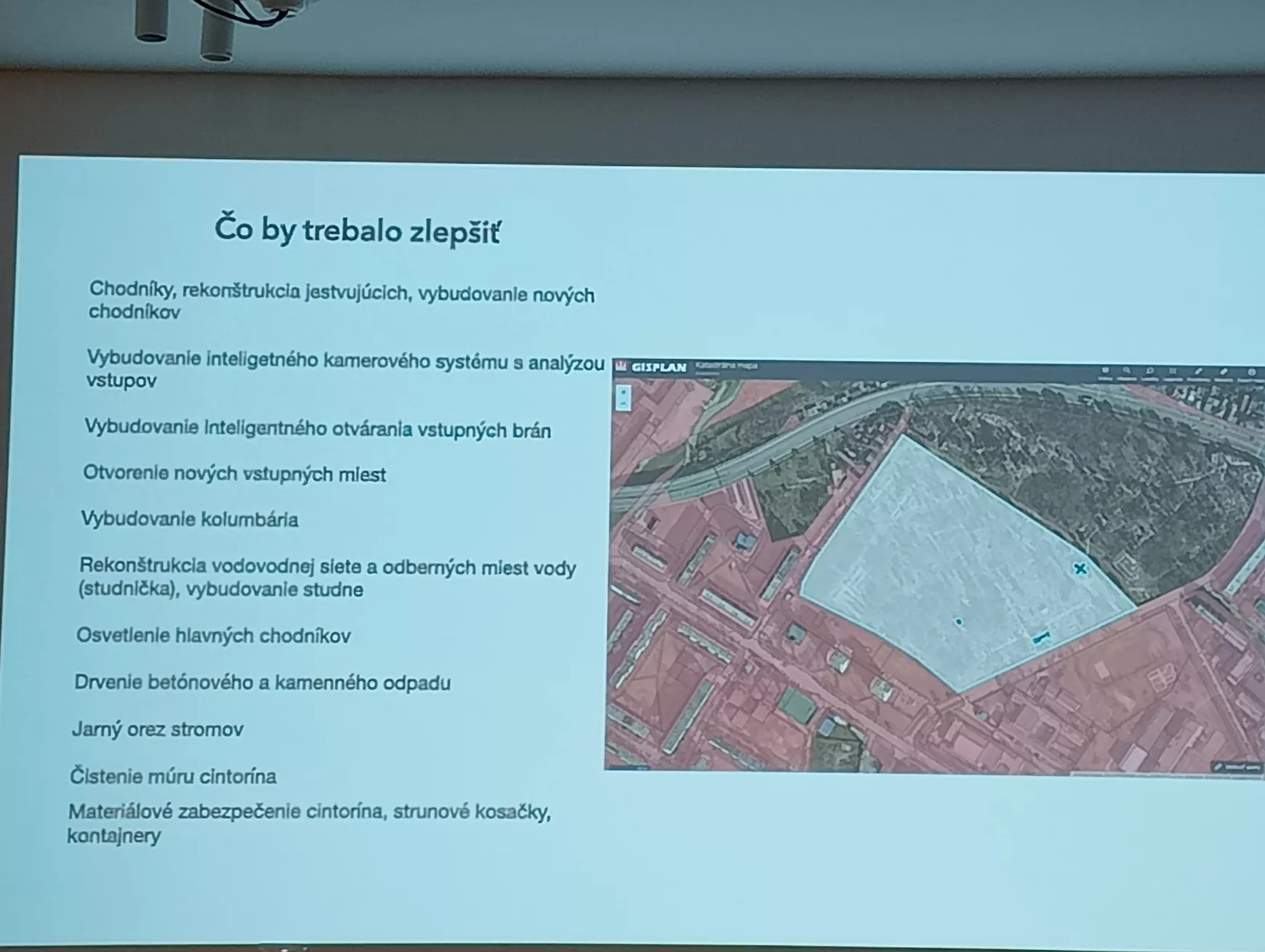 Ördögi körben: minden sírhelybérletet újrafizettetne a komáromi katolikus temető új kezelője – KÉPEKKEL