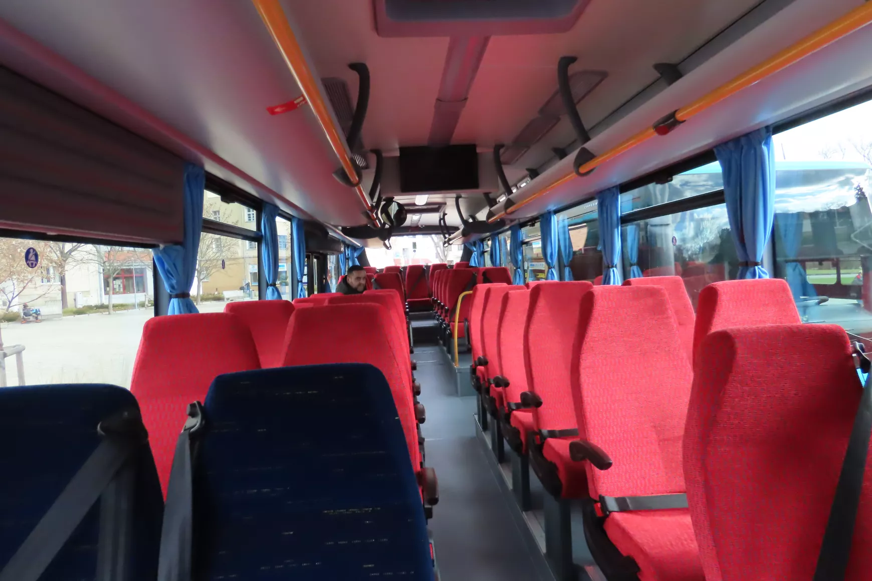 Buszok átadása Érsekújvár