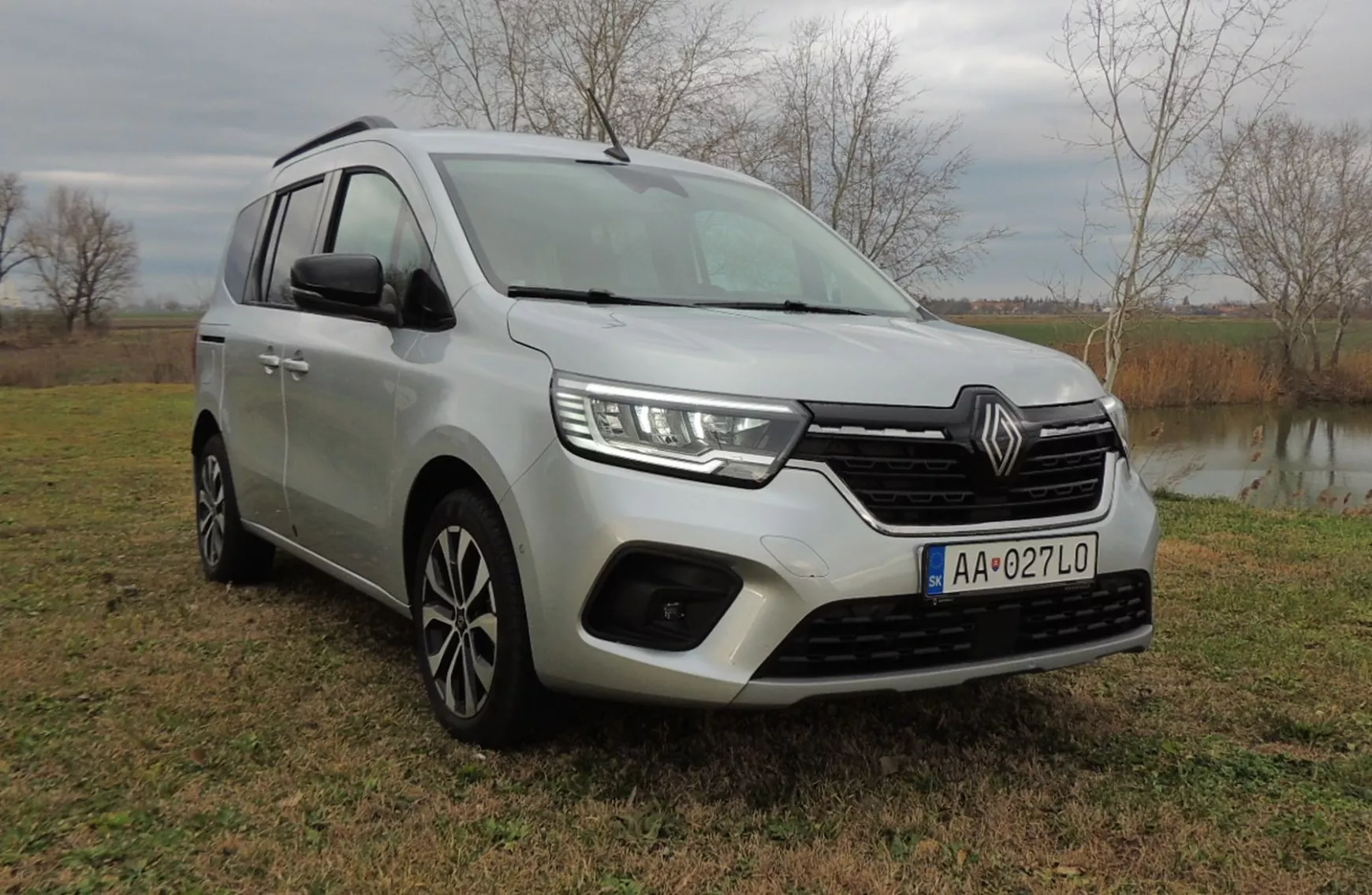 renault-kangoo-tce-130-edc-t-02