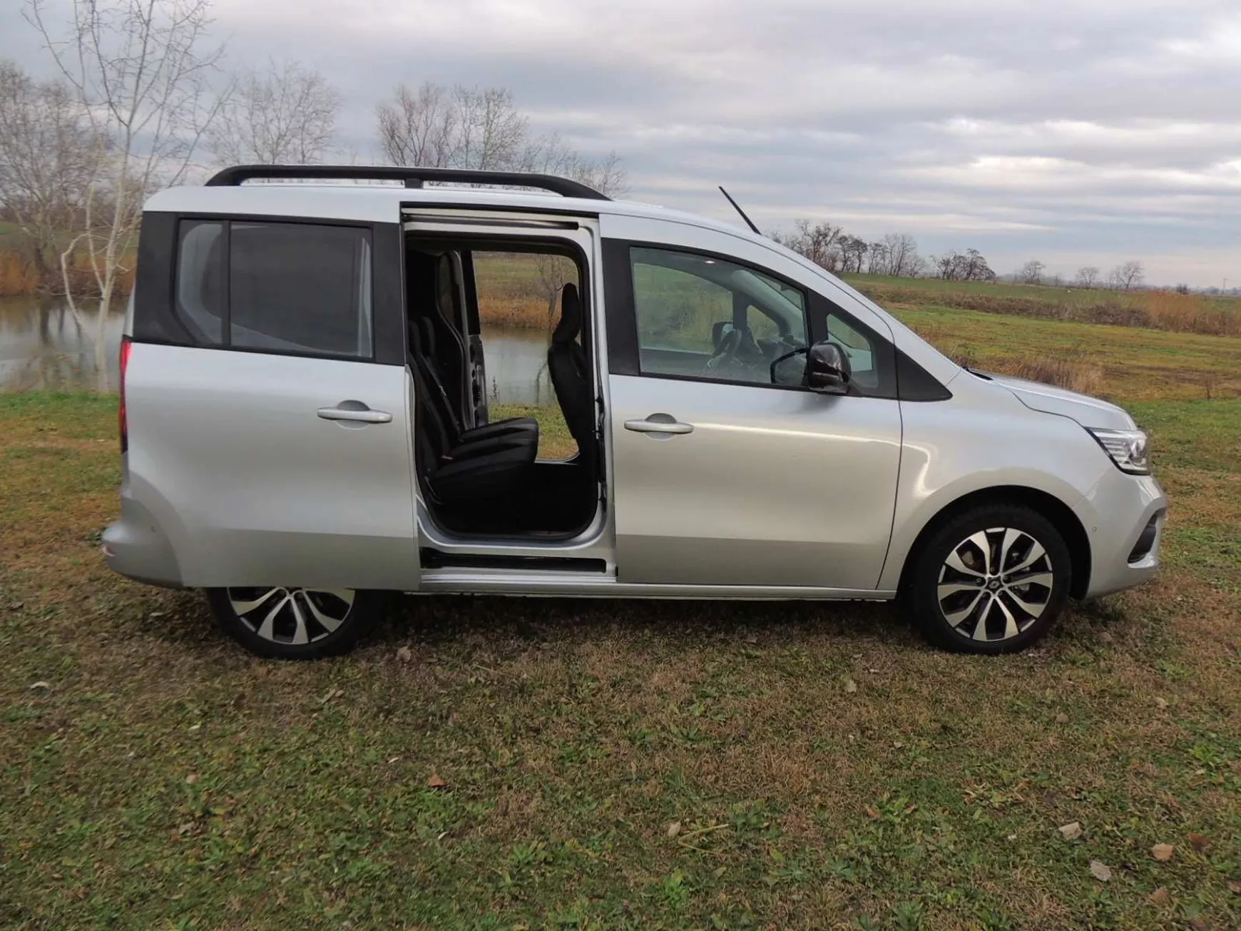 renault-kangoo-tce-130-edc-t-04