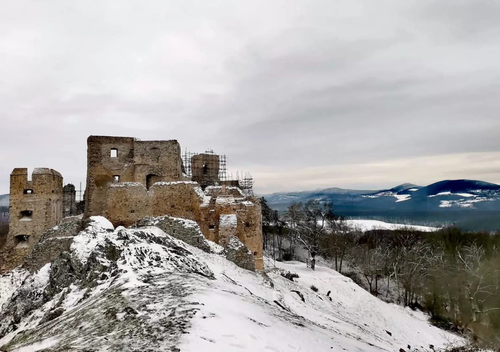 Télies panoráma Hrussó váránál