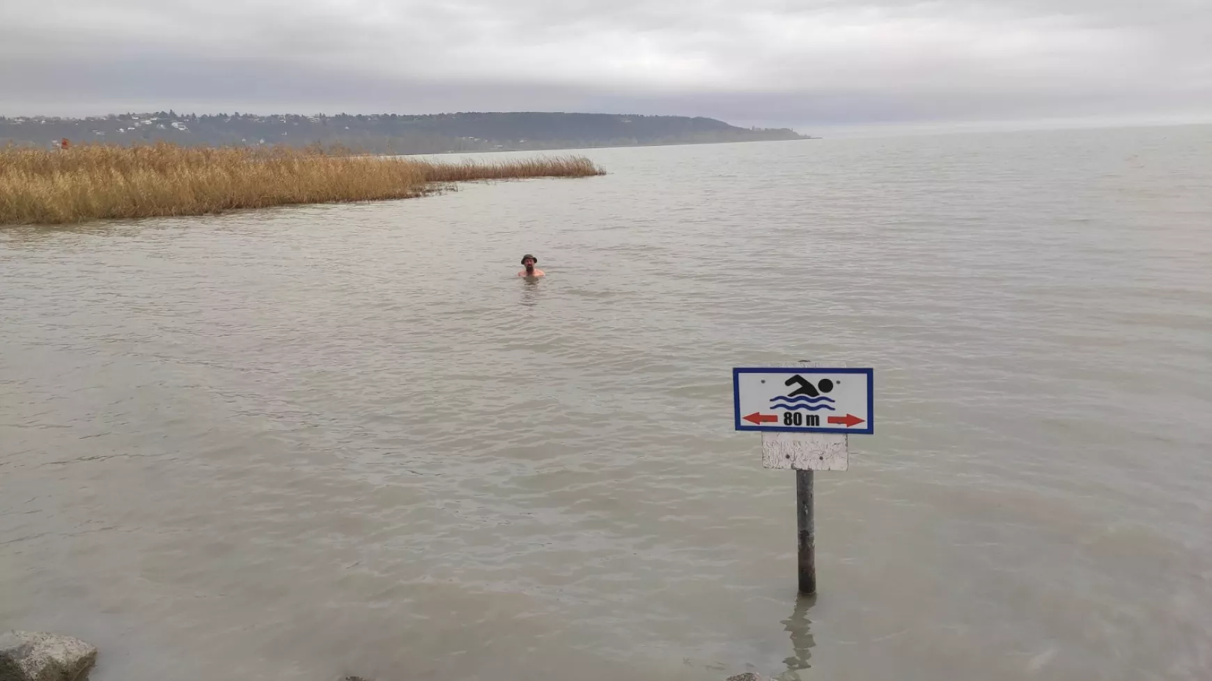 Ez egy népszerű balatoni strand. Felismeri ennyiből?