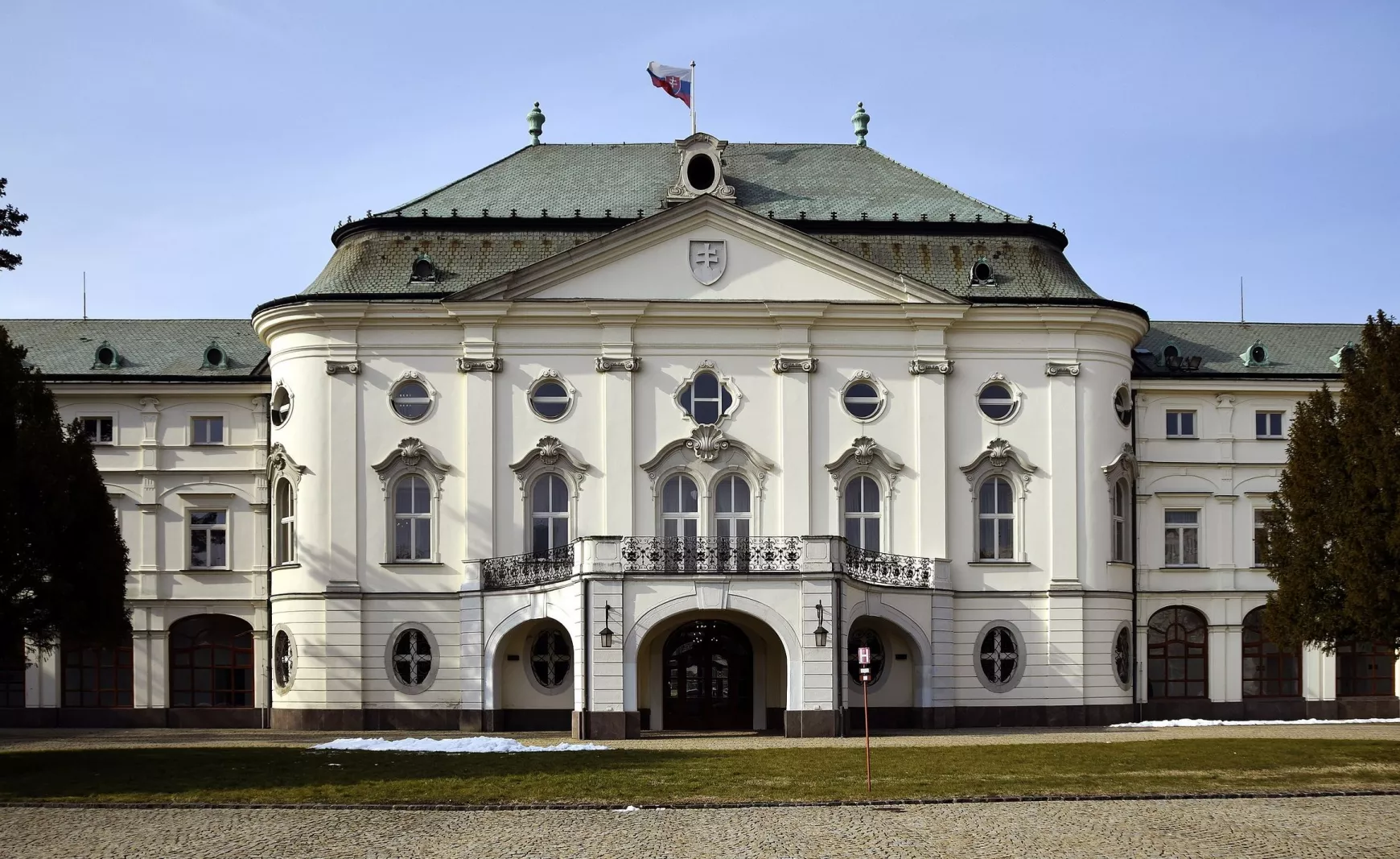 a kormányhivatal épülete Pozsonyban - Úrad vlády - wikipedia