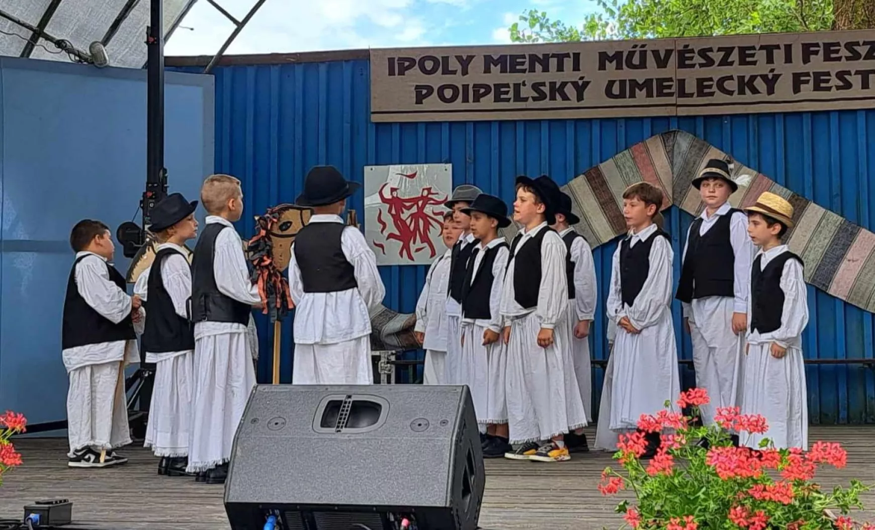 Megy a gőzös, megy a gőzös…