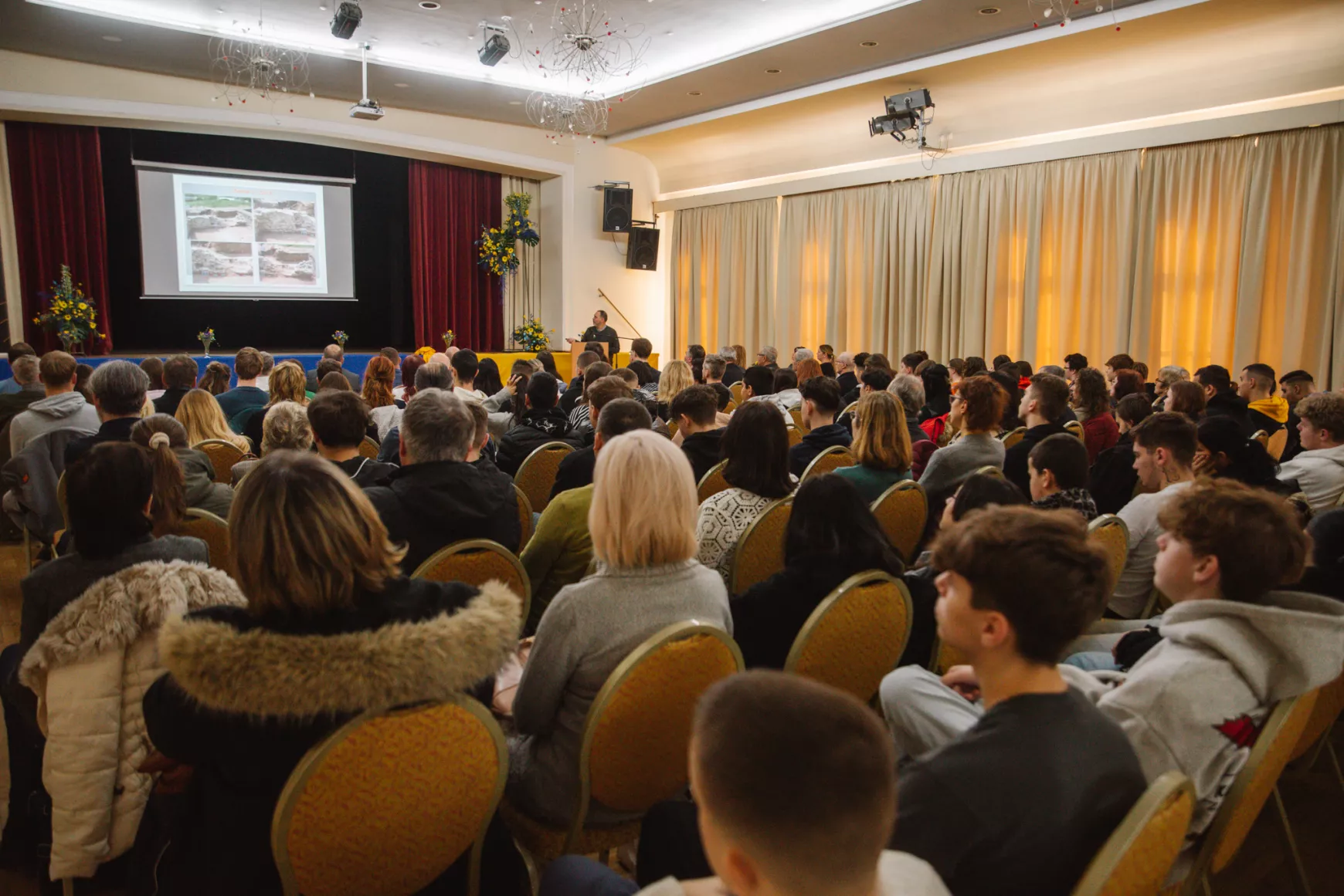 2025-02-07 Rozsnyó, városnapok, történelmi konferencia