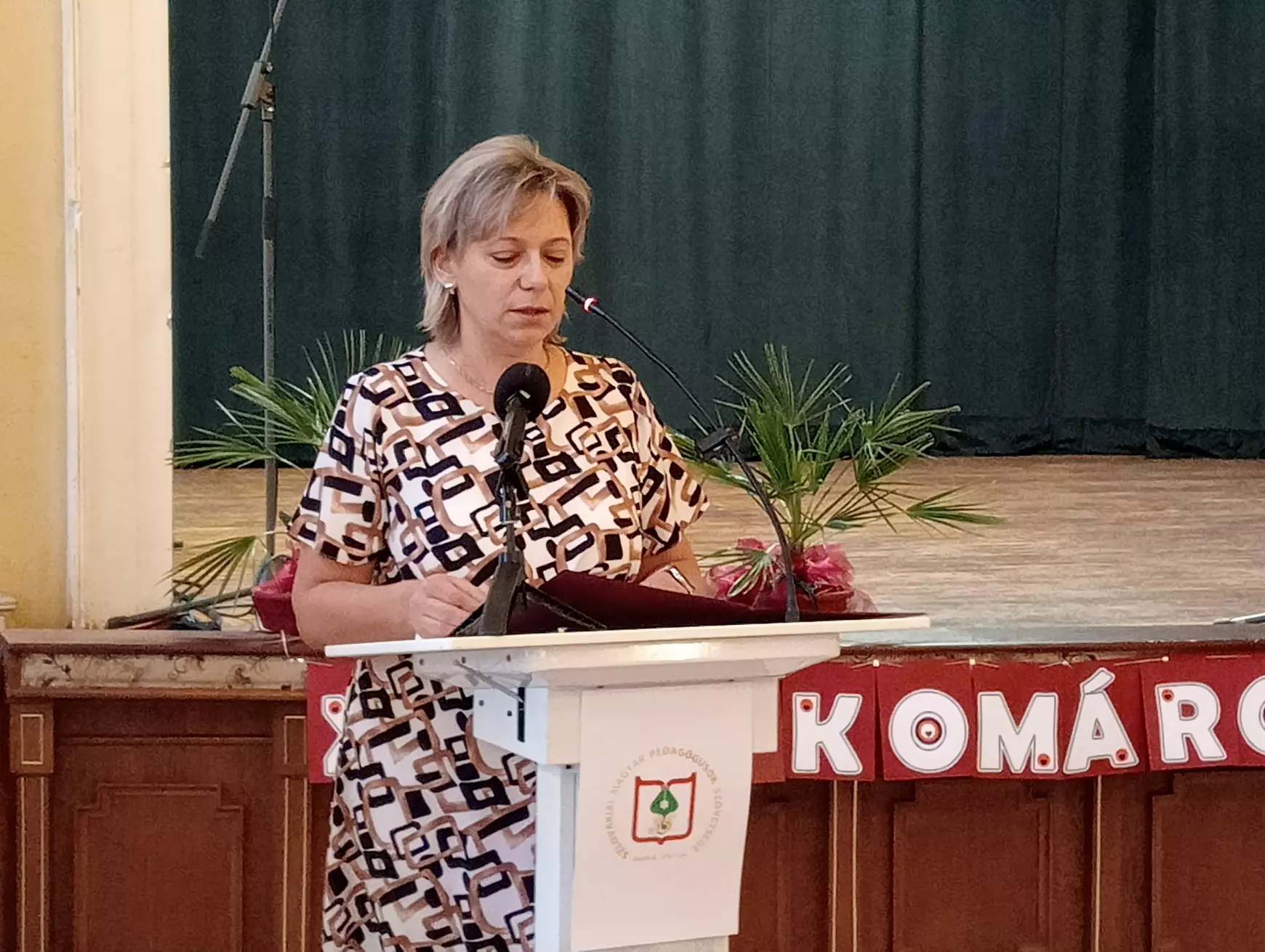 Jókai Mór is köszöntötte a XXIX. Komáromi Pedagógiai Napok megnyitó ünnepségének résztvevőit – KÉPEKKEL