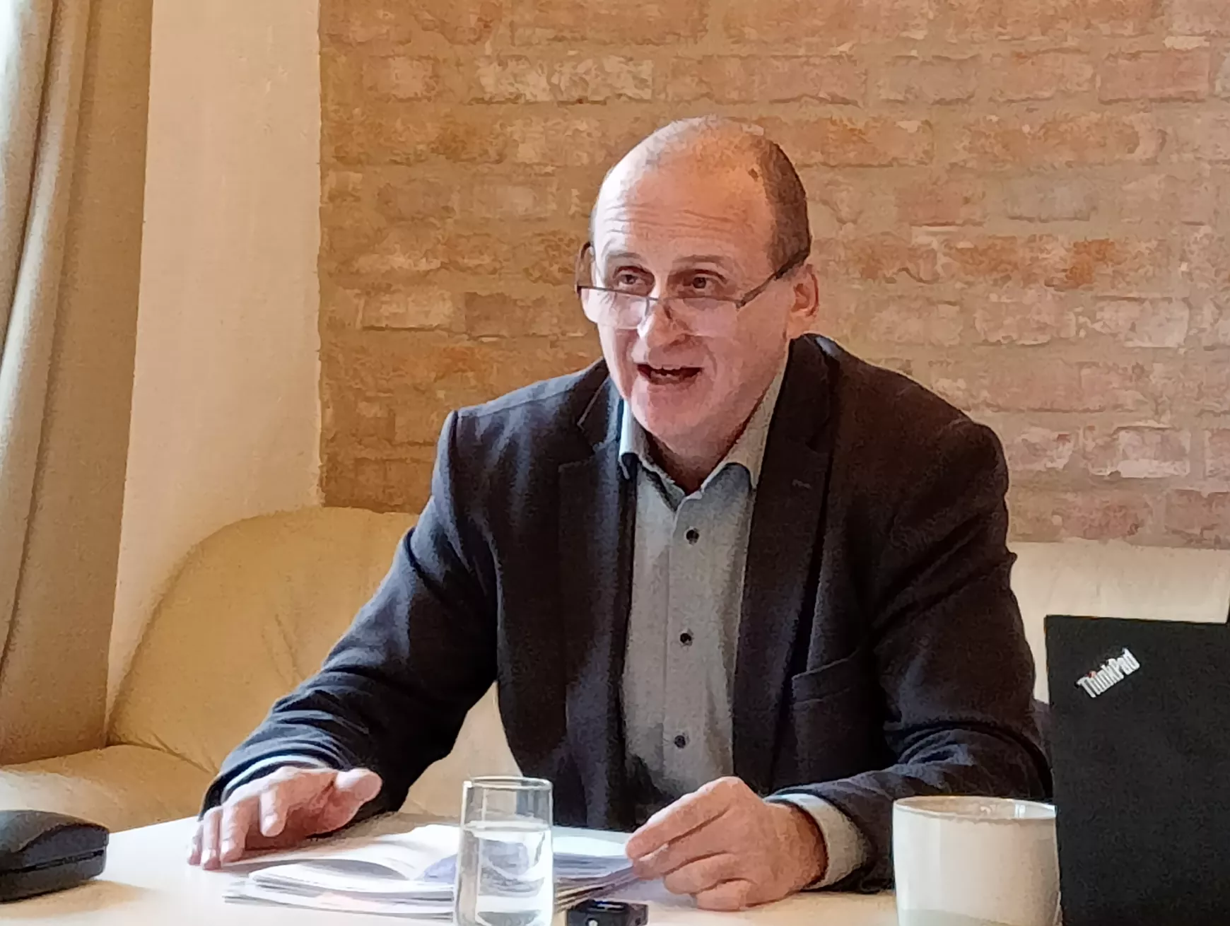 A Kultúrpalota sajtóbejárásáról, pénzosztásról, igazgatóválasztásról…