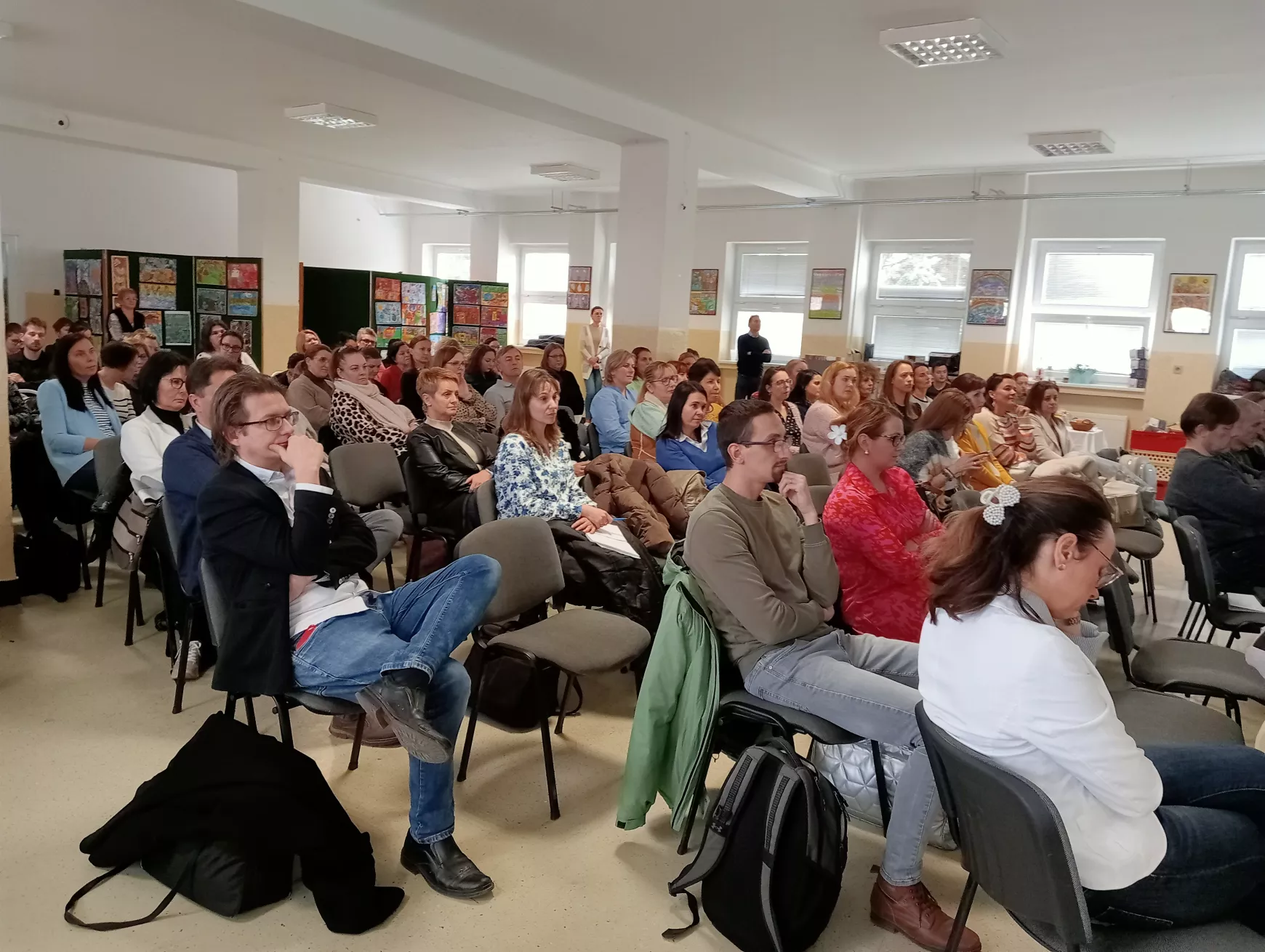 Szabadulószobába zárt és robotokkal barátkozó pedagógusok - KÉPEKKEL
