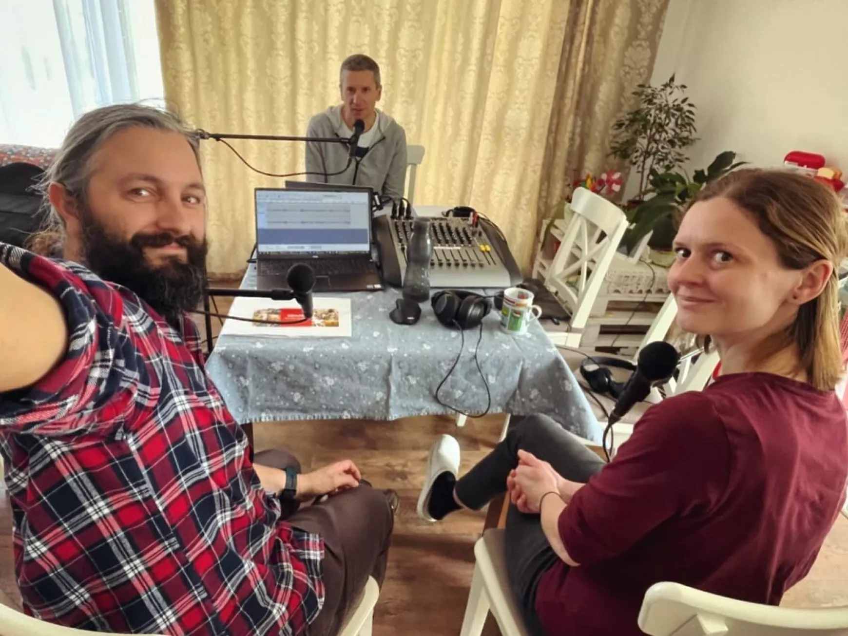 utazók a nappalinkban