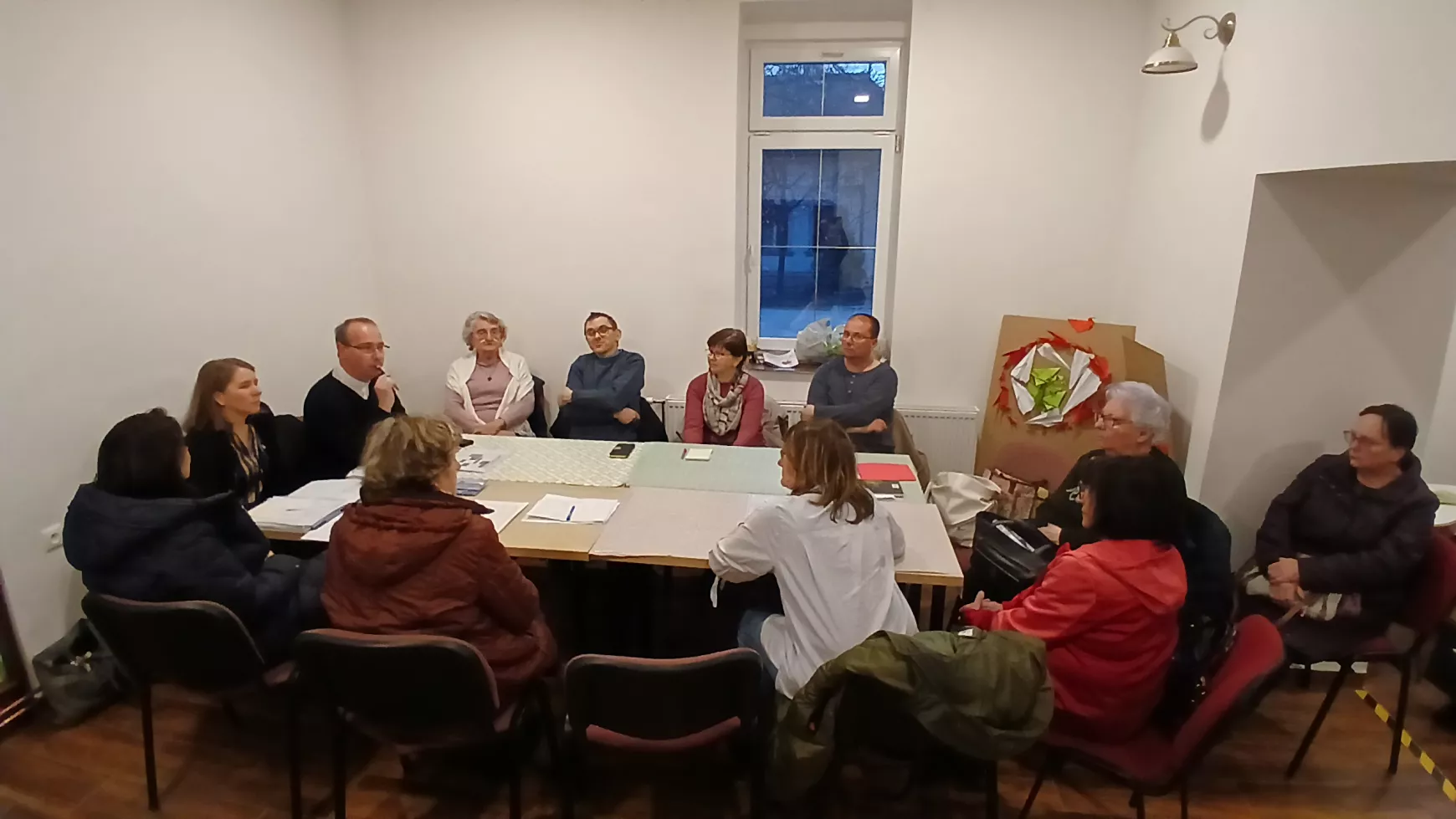 megbeszélés a parókián
