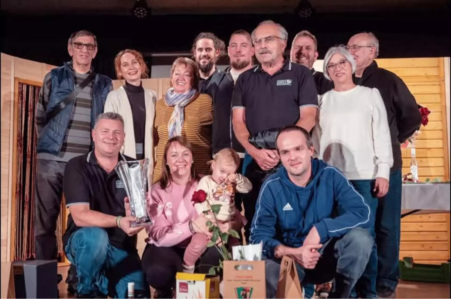 Színházillat úszik a levegőben - vezekényi Görbe Tükör Színtársulat