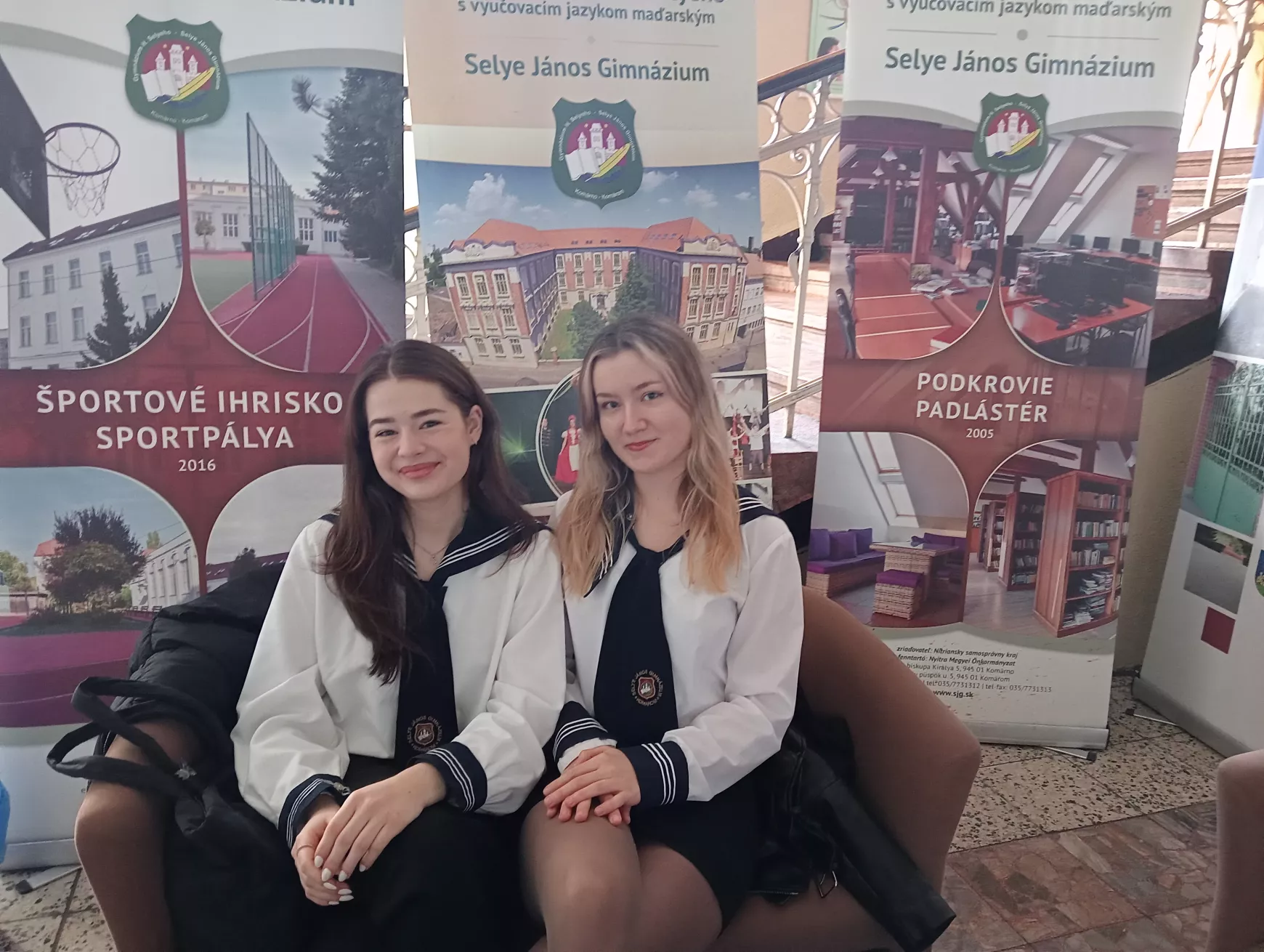 Folyik az írásbelizés: Jókait hiányolták, az angol vizsgától nem tartottak a „selyések” – KÉPEKKEL