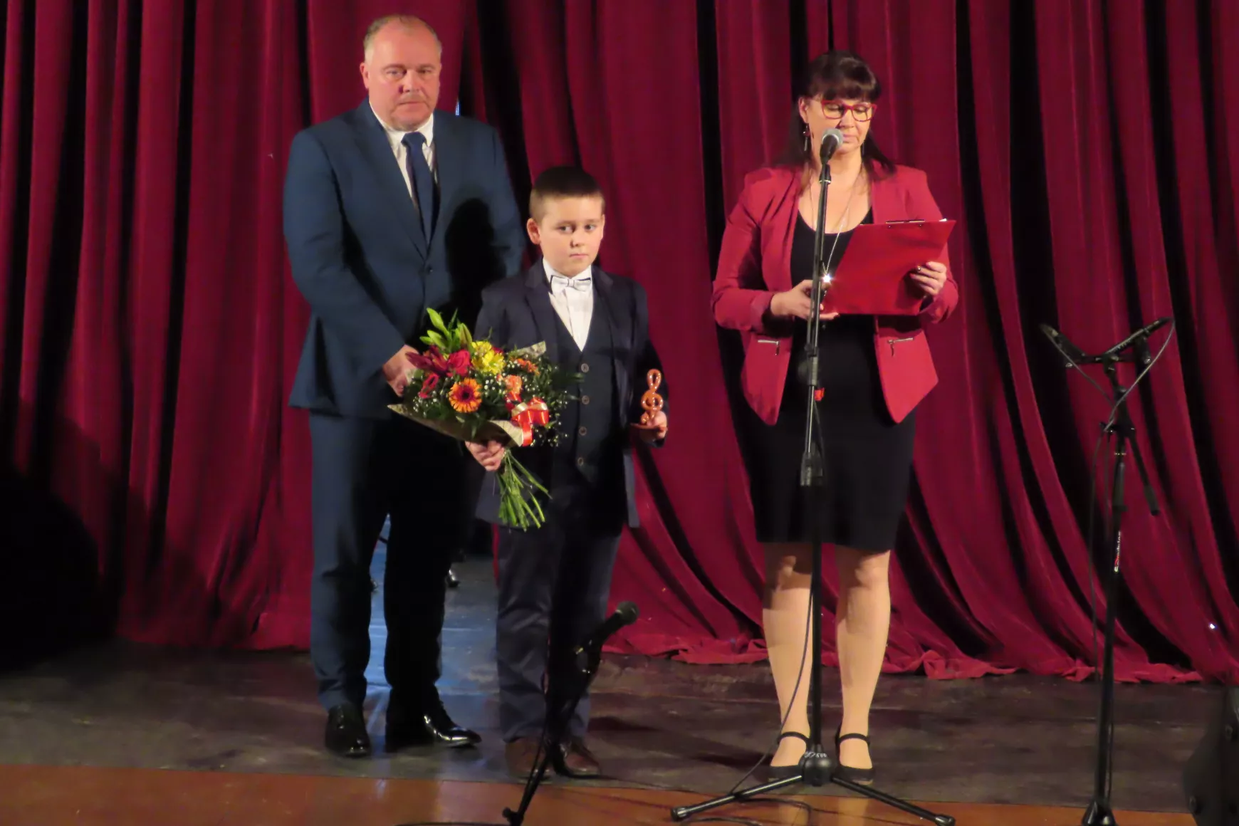 Pásztor János, az iskola igazgatója és Madocsai Mónika a szülői szövetség elnöke
