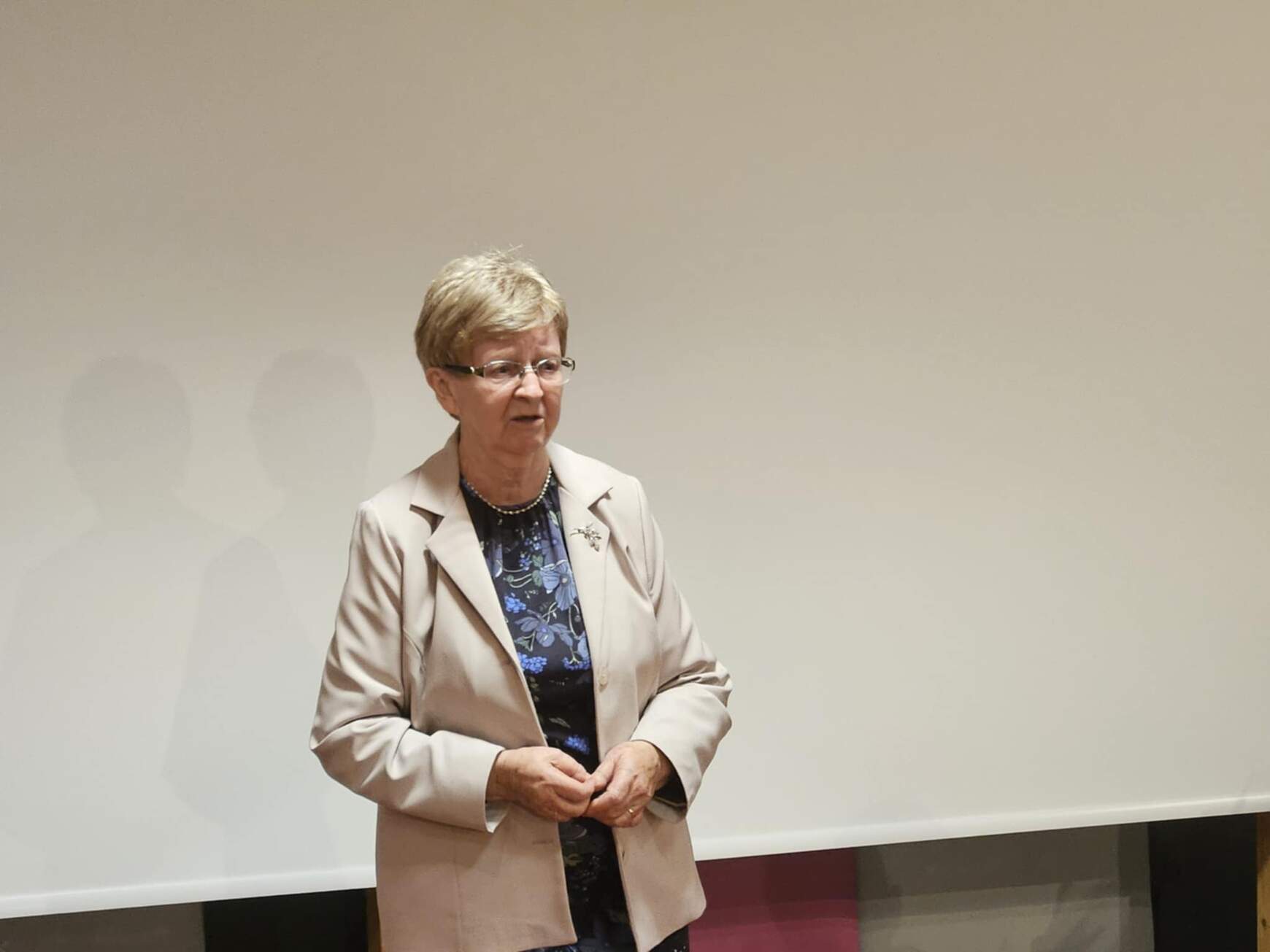 Színházillat úszik a levegőben - vezekényi Görbe Tükör Színtársulat