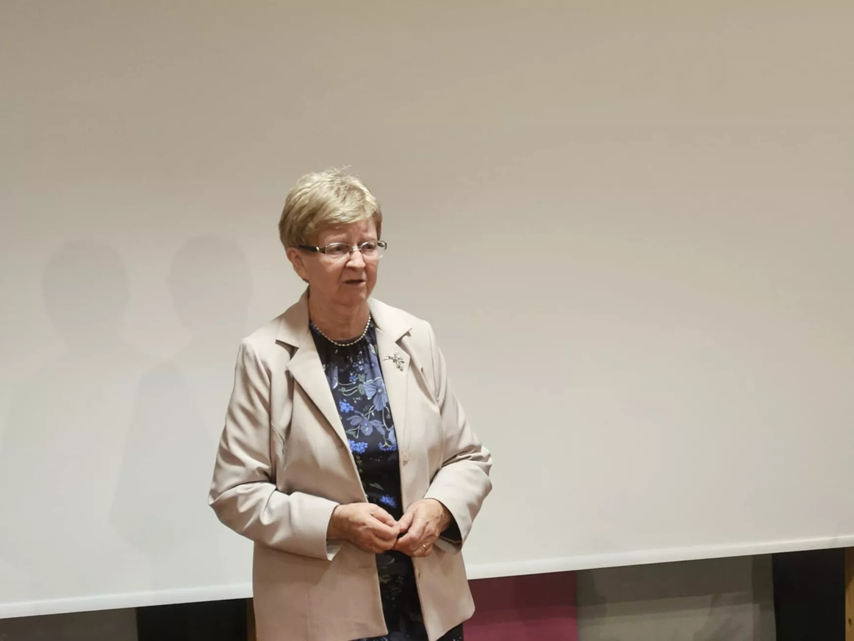 Színházillat úszik a levegőben - vezekényi Görbe Tükör Színtársulat