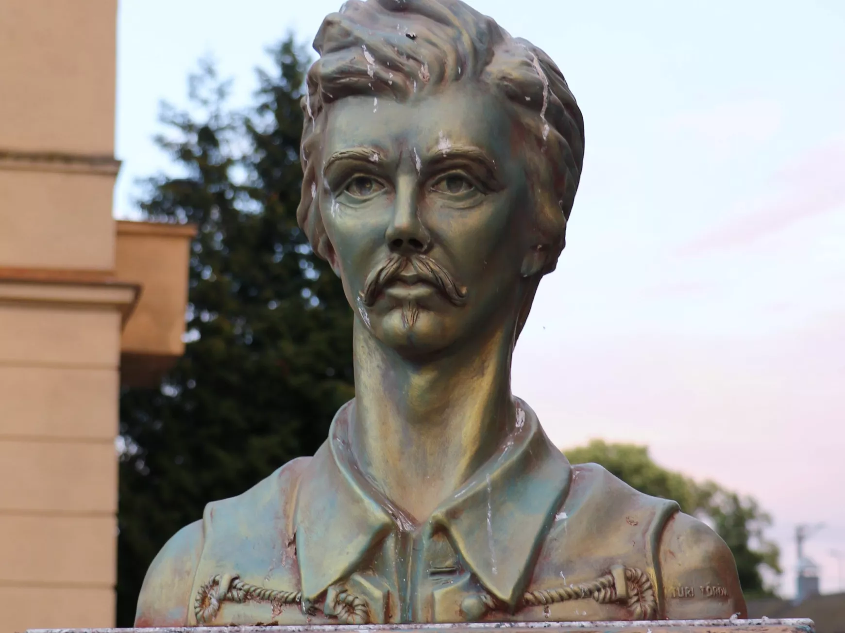Petőfi Sándor mellszobra Nagykaposon