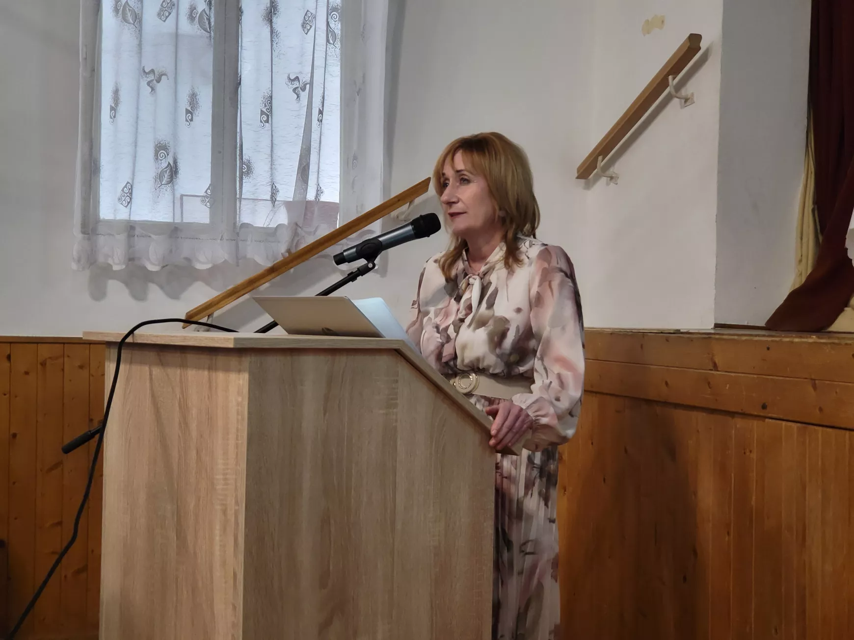 Renczés Nóra szépszámú közönség előtt mutatja be a megmentett életmeséket