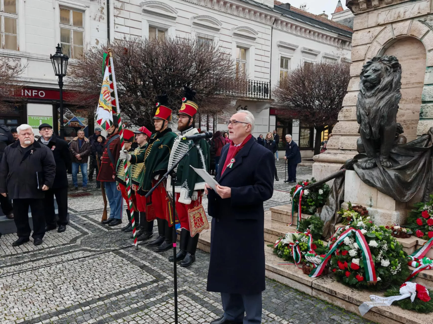 Komáromi megemlékezések: március 15. a függetlenség, a szabadság, a szent lázadások és az örök megújulás ünnepe - KÉPEKKEL