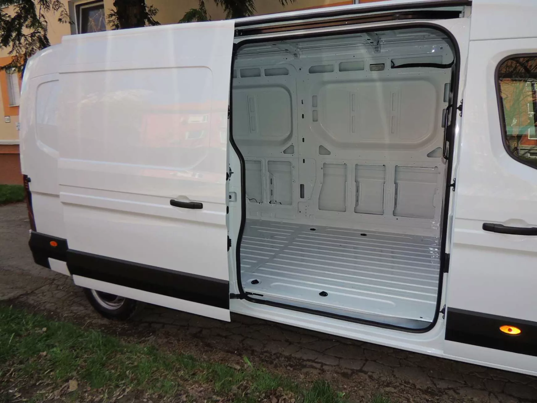 Nissan Interstar 2.0 dCi 150 L3H2