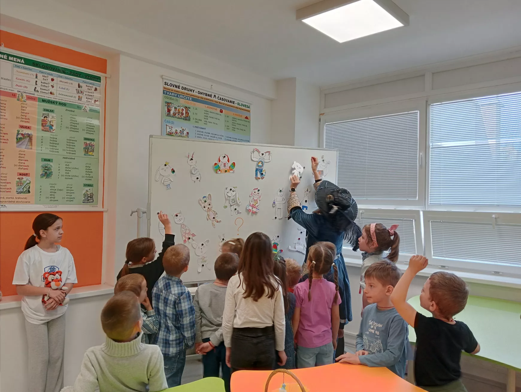 Becsali a komáromi „Eötvösbe”: a Mesék Birodalmából az iskolapadokba – KÉPEKKEL