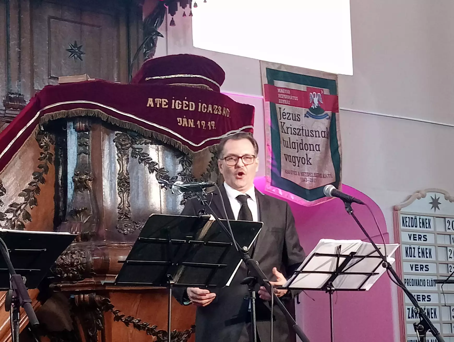 Tenorok a női szívekért – dalok szárnyán a komáromi református templomban - KÉPEKKEL