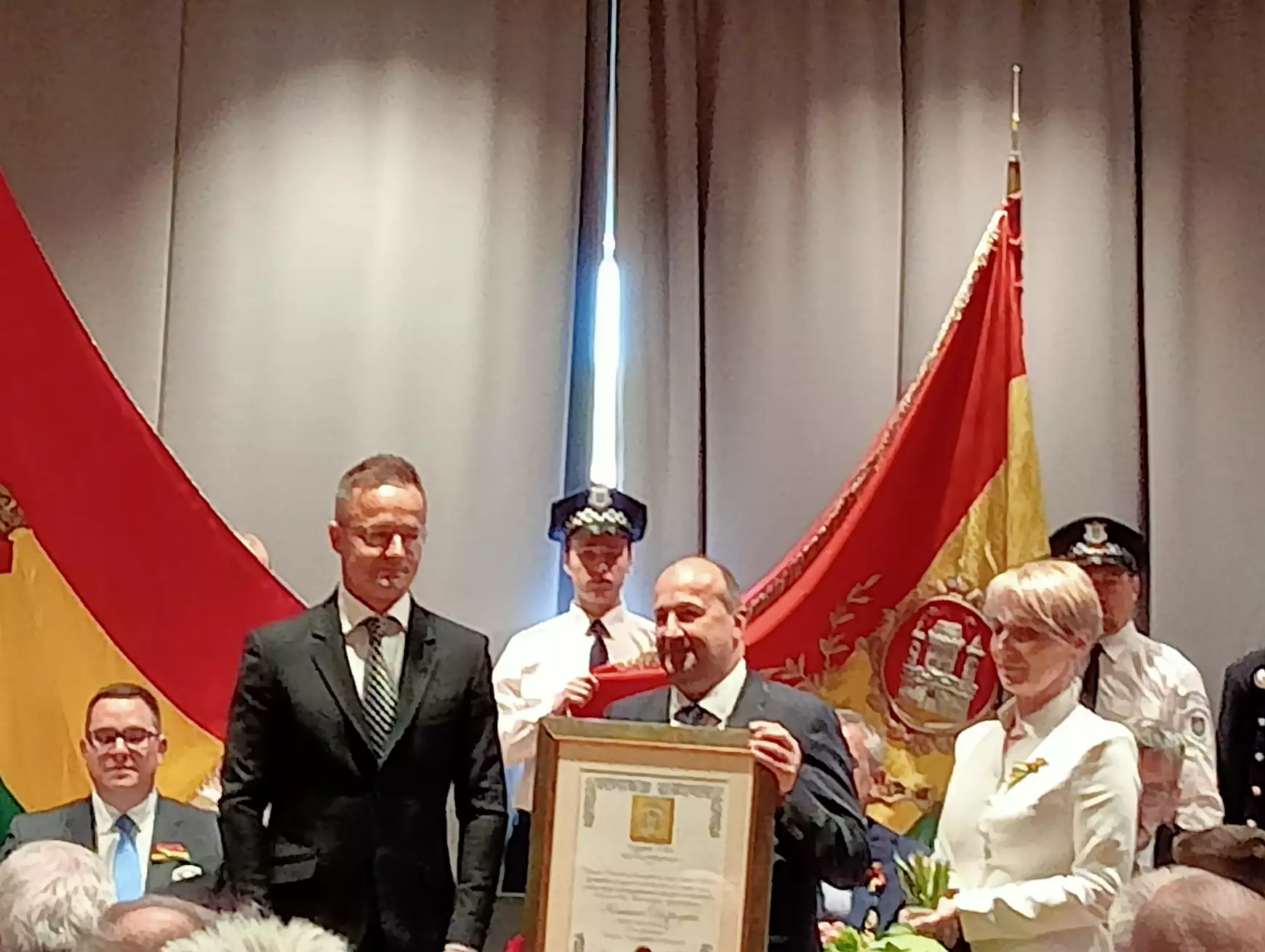 Mától Komáromi Napok: Szijjártó Péter miniszter Komárom Díszpolgára lett – KÉPEKKEL