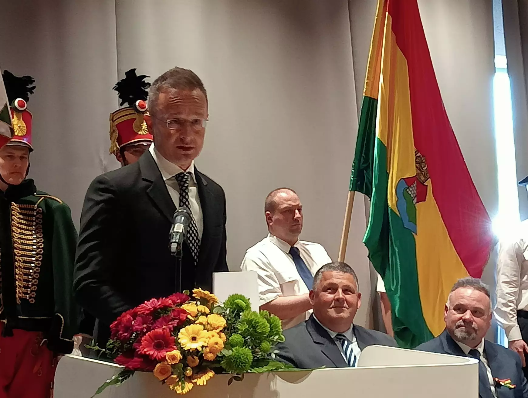 Mától Komáromi Napok: Szijjártó Péter miniszter Komárom Díszpolgára lett – KÉPEKKEL