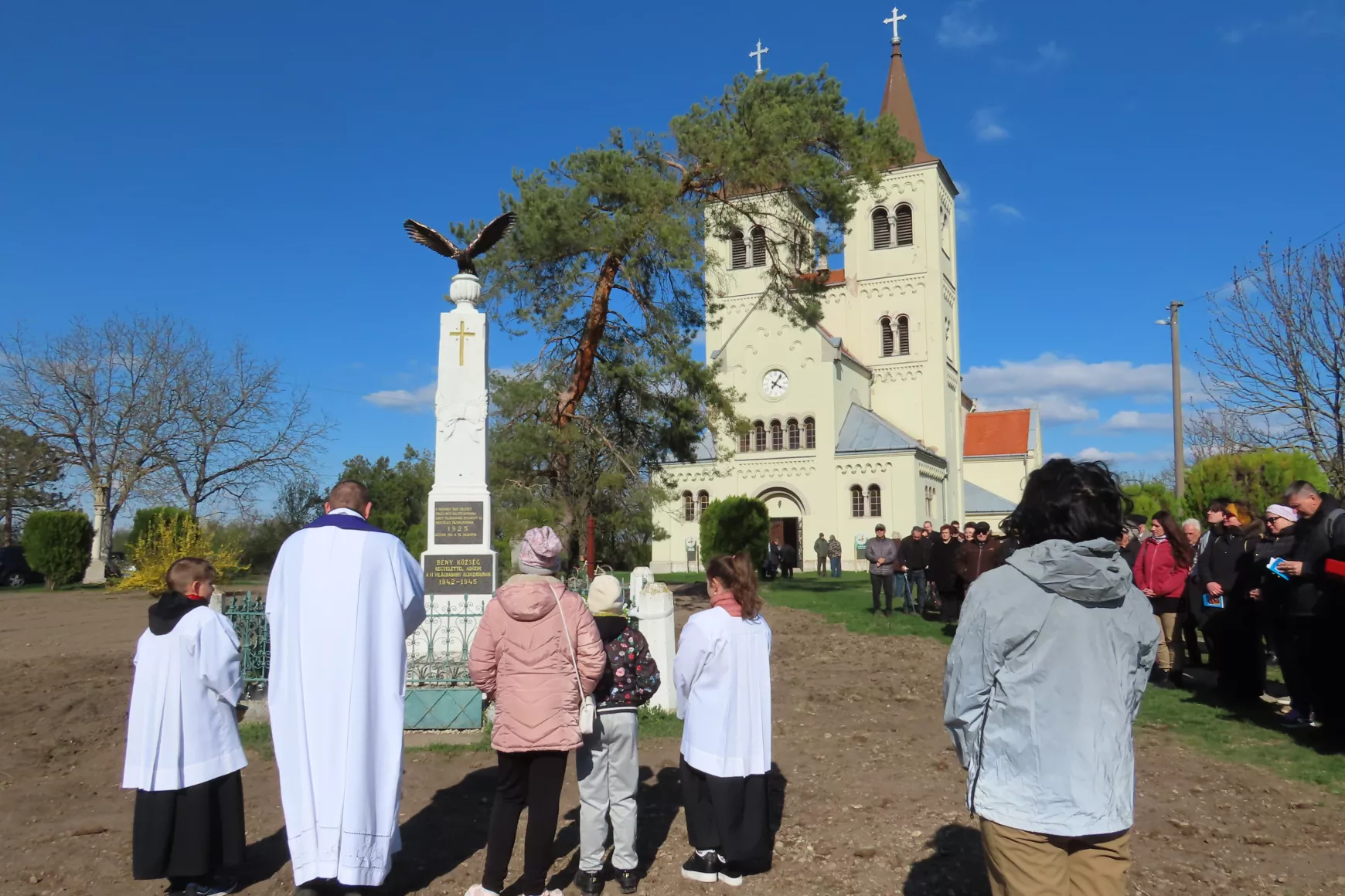A turul emlékmű megáldása