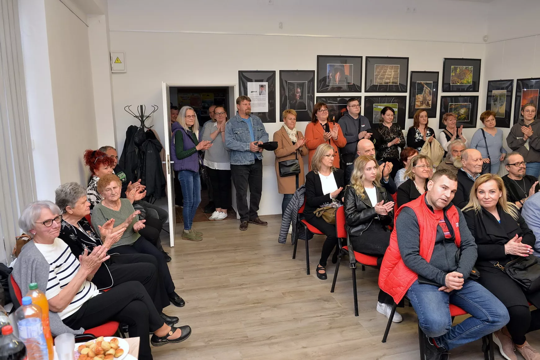 Az év diákfotósainak közös kiállítása látható a komáromi „Zichy-pontban”- KÉPEKKEL