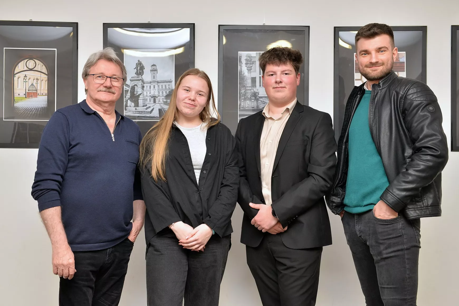 Az év diákfotósainak közös kiállítása látható a komáromi „Zichy-pontban”- KÉPEKKEL
