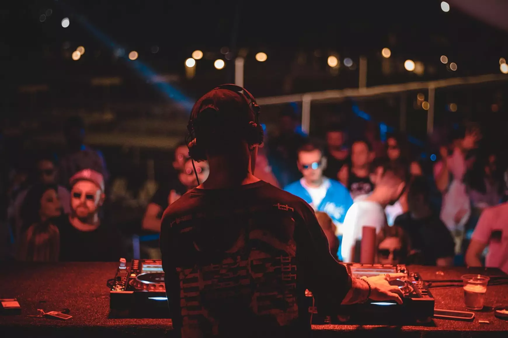 Dj