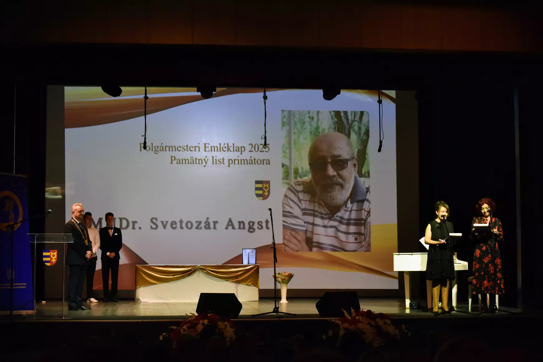 polgarmesteri-emleklapot-kapott-dr.-angst-svetozar
