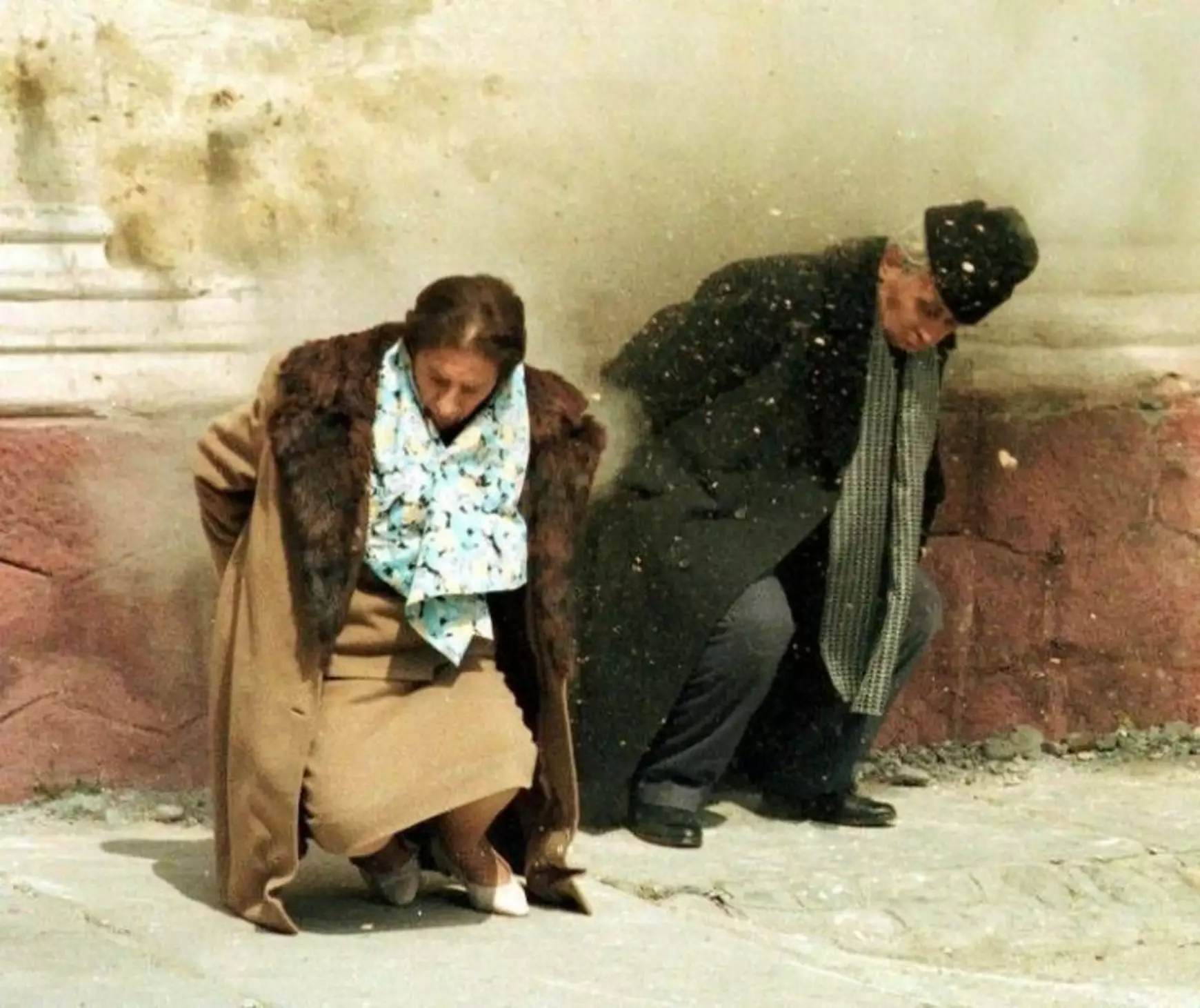 Ceausescu és nejének kivégzésének pillanatai