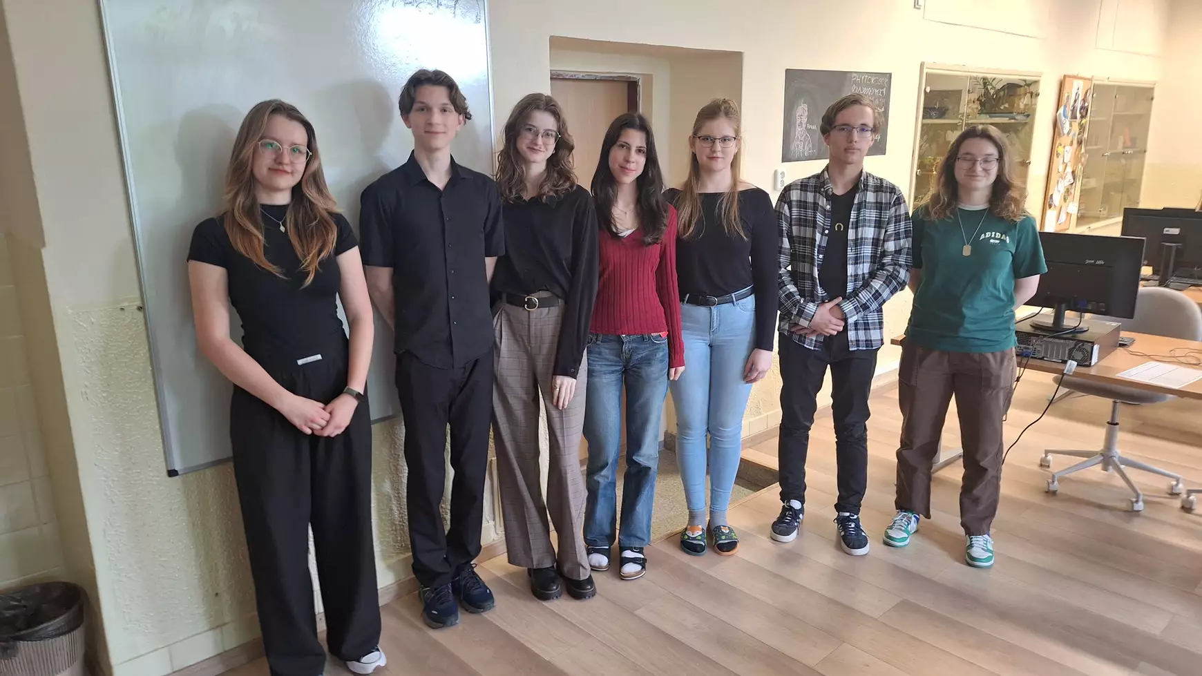 hegyik-erik-kohut-lora-patos-lilla-nagy-zsombor-gabor-jazmin-bosnyak-dora-novotna-alma