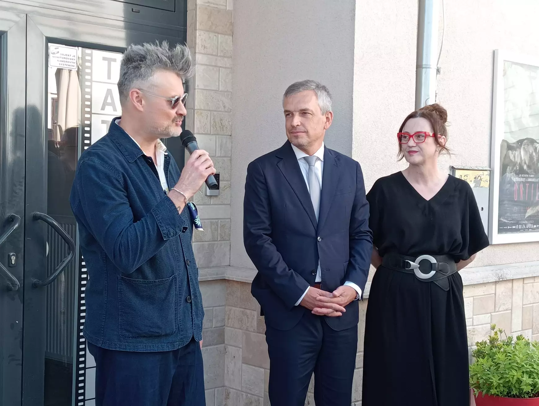 Leleplezték Boráros Henrich látványtervező mozicsillagát a komáromi Hírességek sétányán – KÉPEKKEL