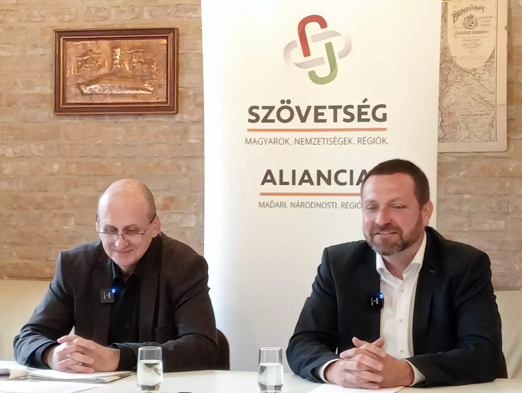 Pénzosztásról, örömökről és gondokról egy komáromi sajtótájékoztatón - KÉPEKKEL 