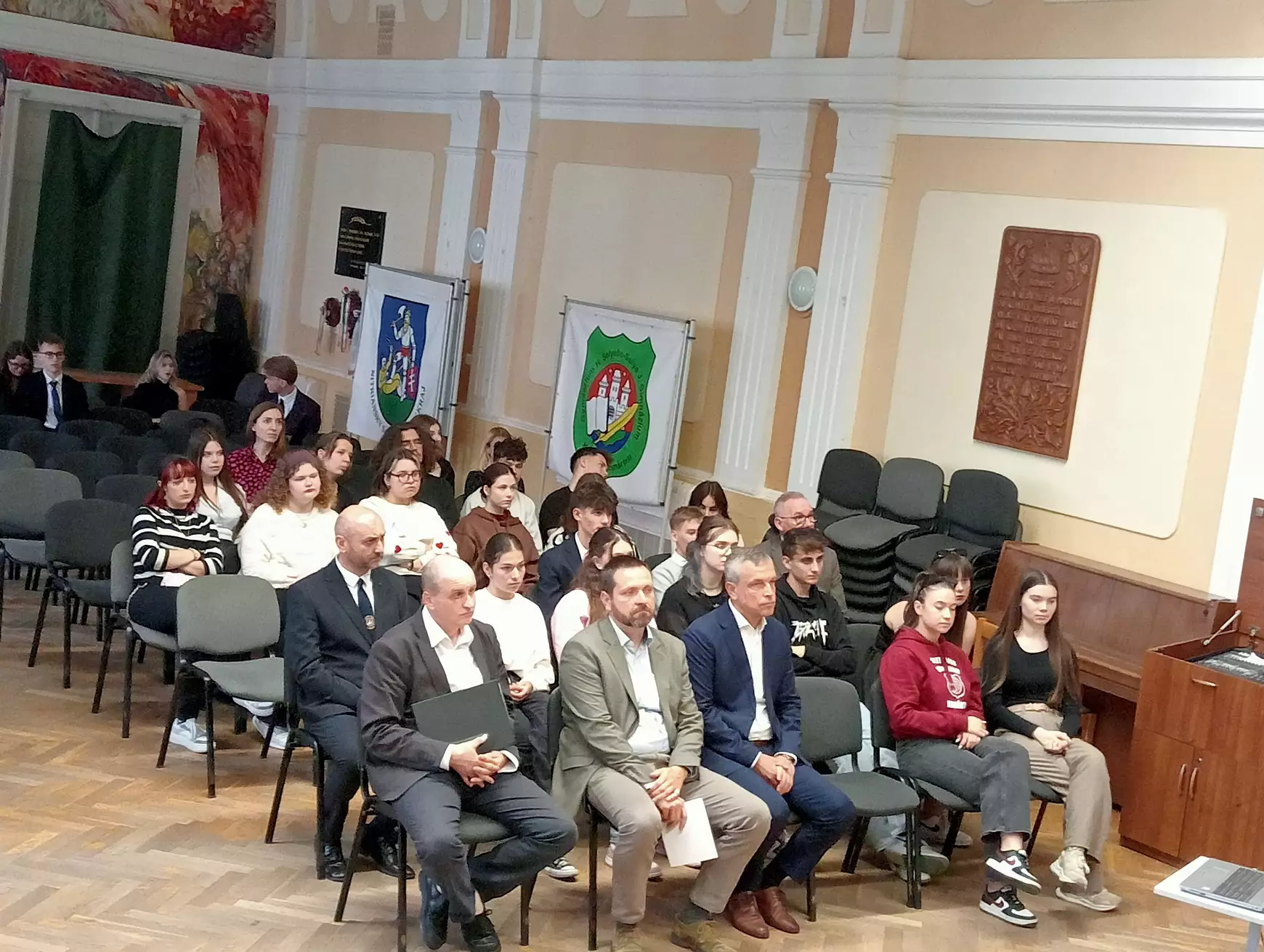Bencés emlékév: felvidéki és magyarországi diákok viadala a „Selye-gimiben“ - KÉPEKKEL
