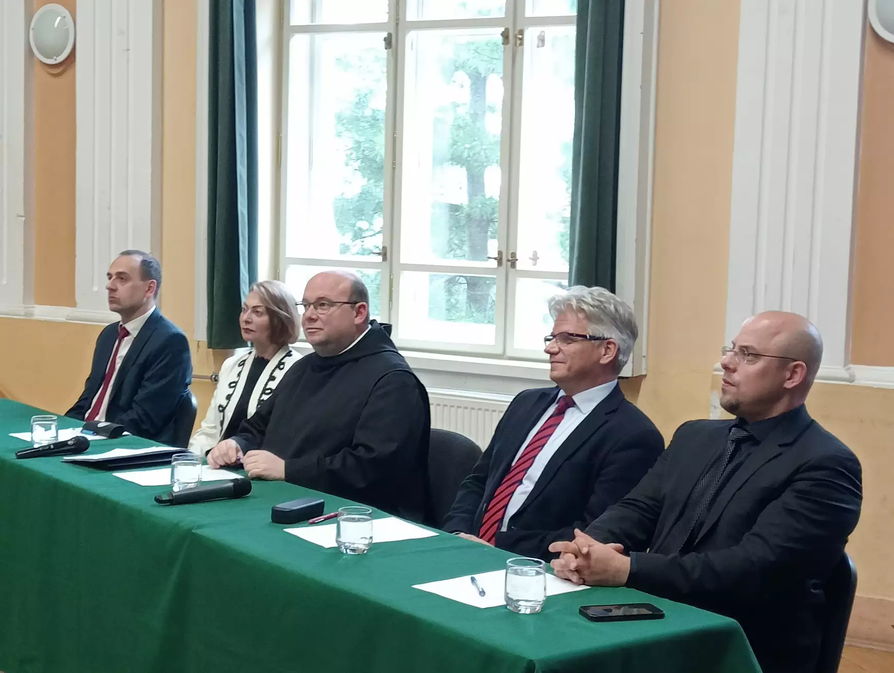 Bencés emlékév: felvidéki és magyarországi diákok viadala a „Selye-gimiben“ - KÉPEKKEL