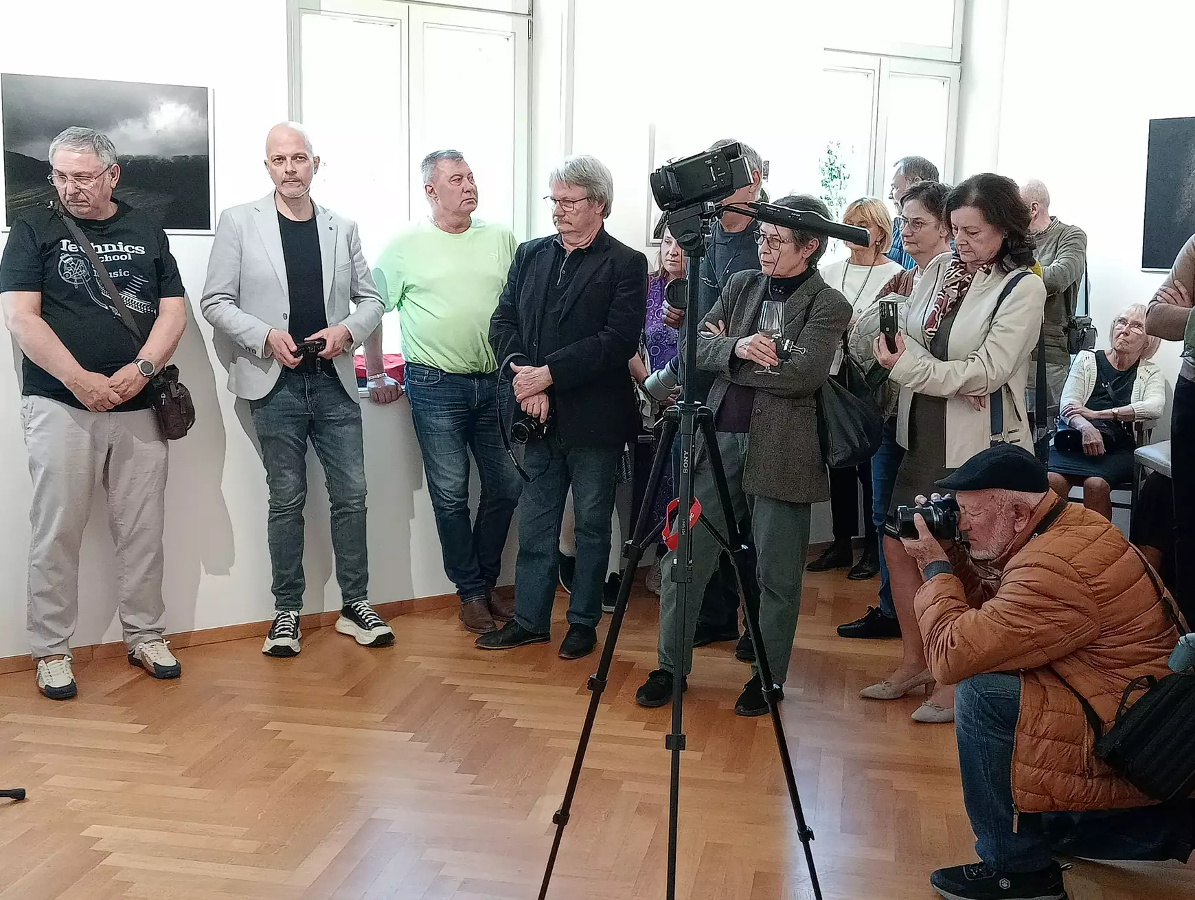Utazások Entrópiában világunk romlódása közben – Nagy Miklós fotókiállítása a komáromi PLATZ Galériában – KÉPEKKEL