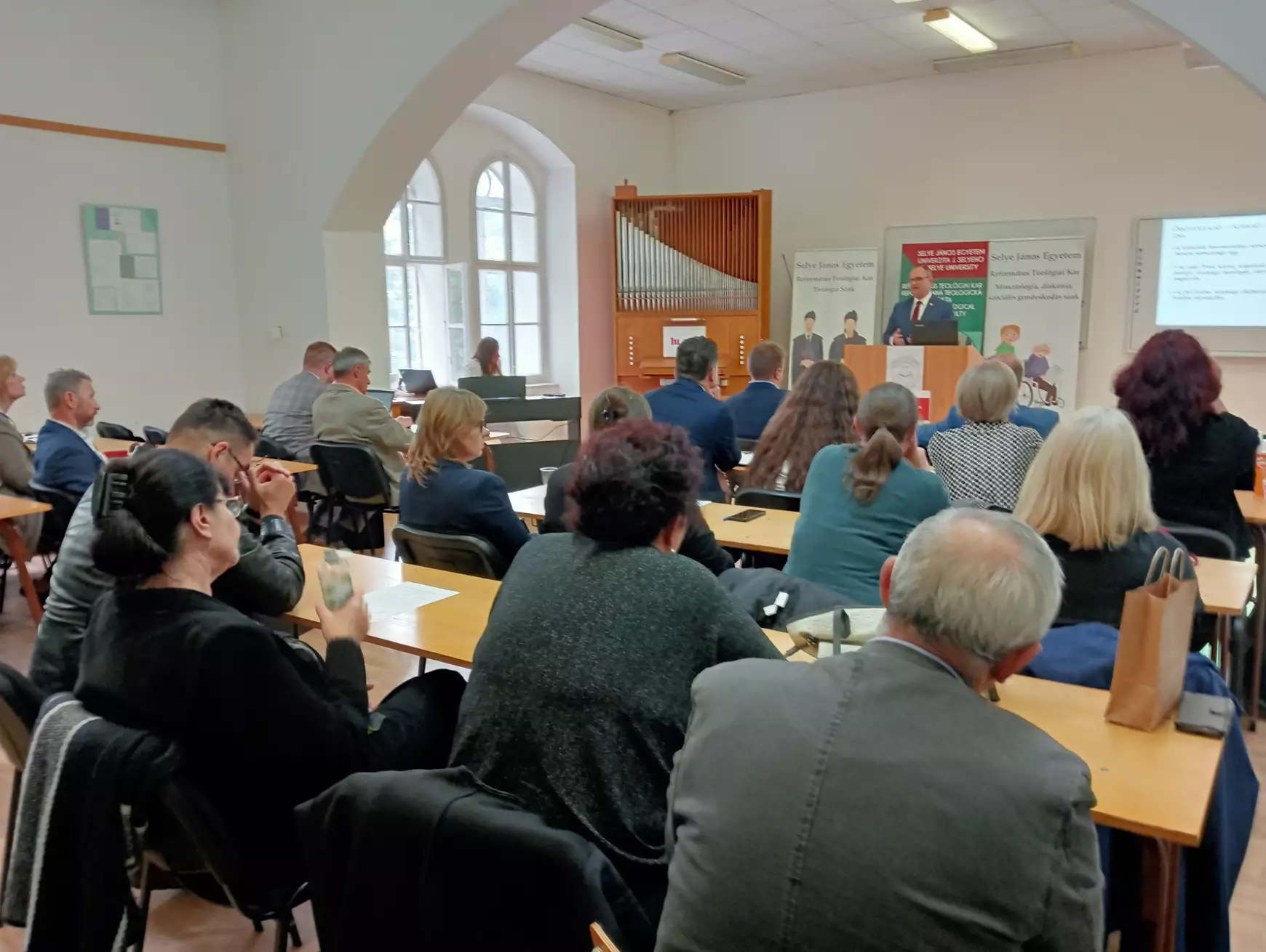 HISZÜNK – konferencia: XXI. századi sorskérdéseink a Felvidéken – KÉPEKKEL