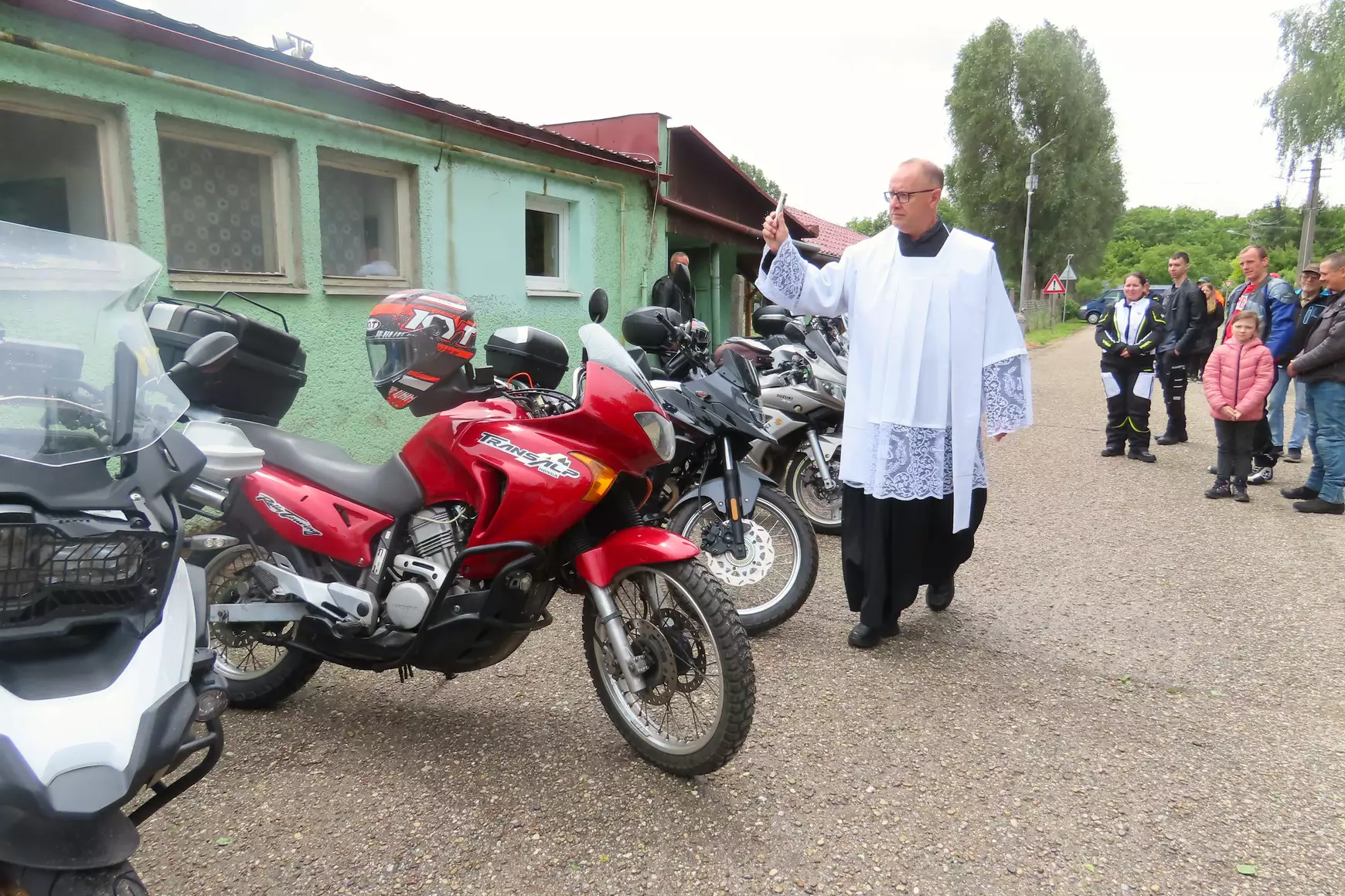 Motorszentelés Kürtön