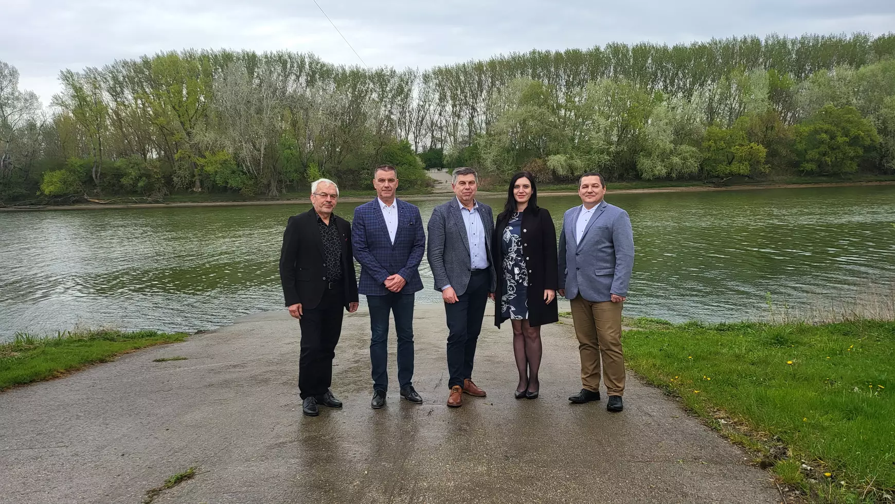 Restár János, Tölgyesi Róbert, Csenger Tibot, Agócs Kőrösi Ildikó és Baranyai zsolt a terepszemlén